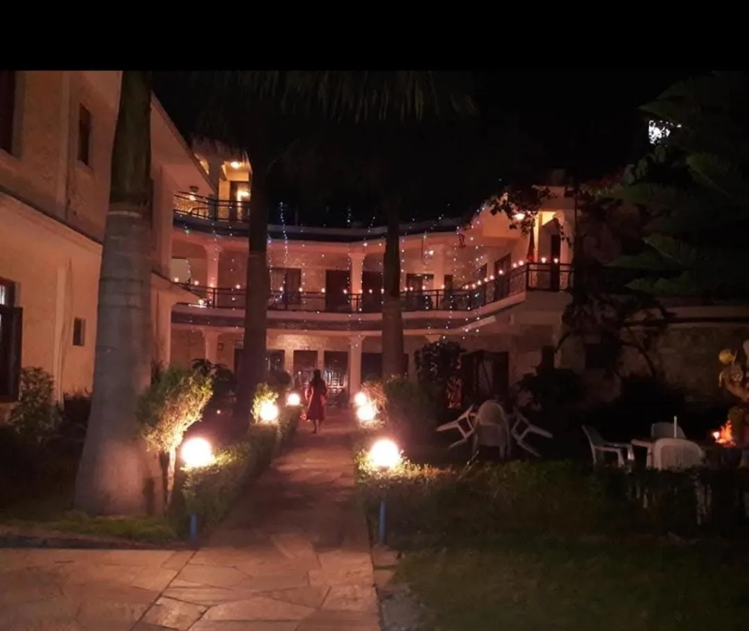 Blue Planet Lodge & Restaurant