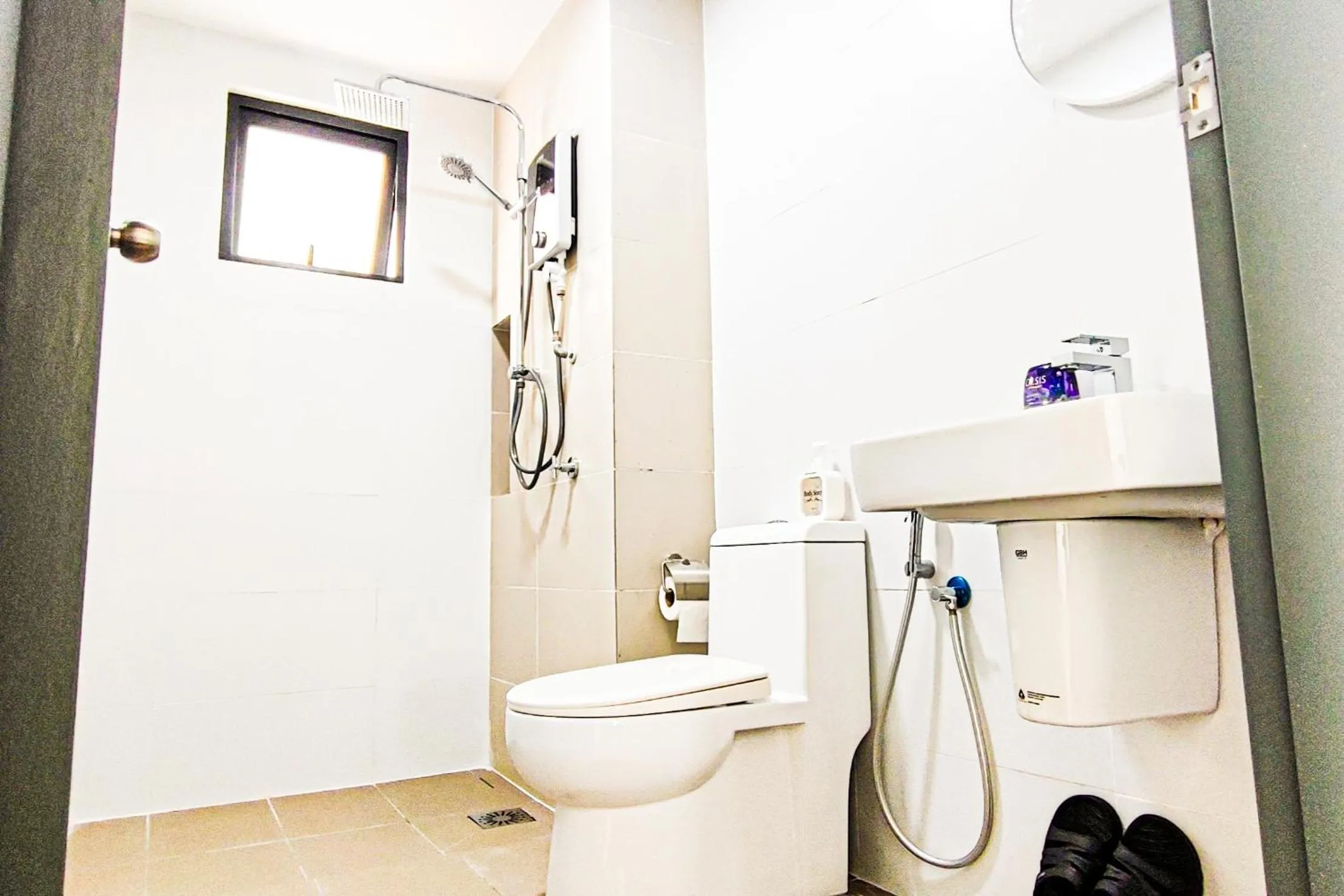 Double Storey Pool at Trio Setia by HCK