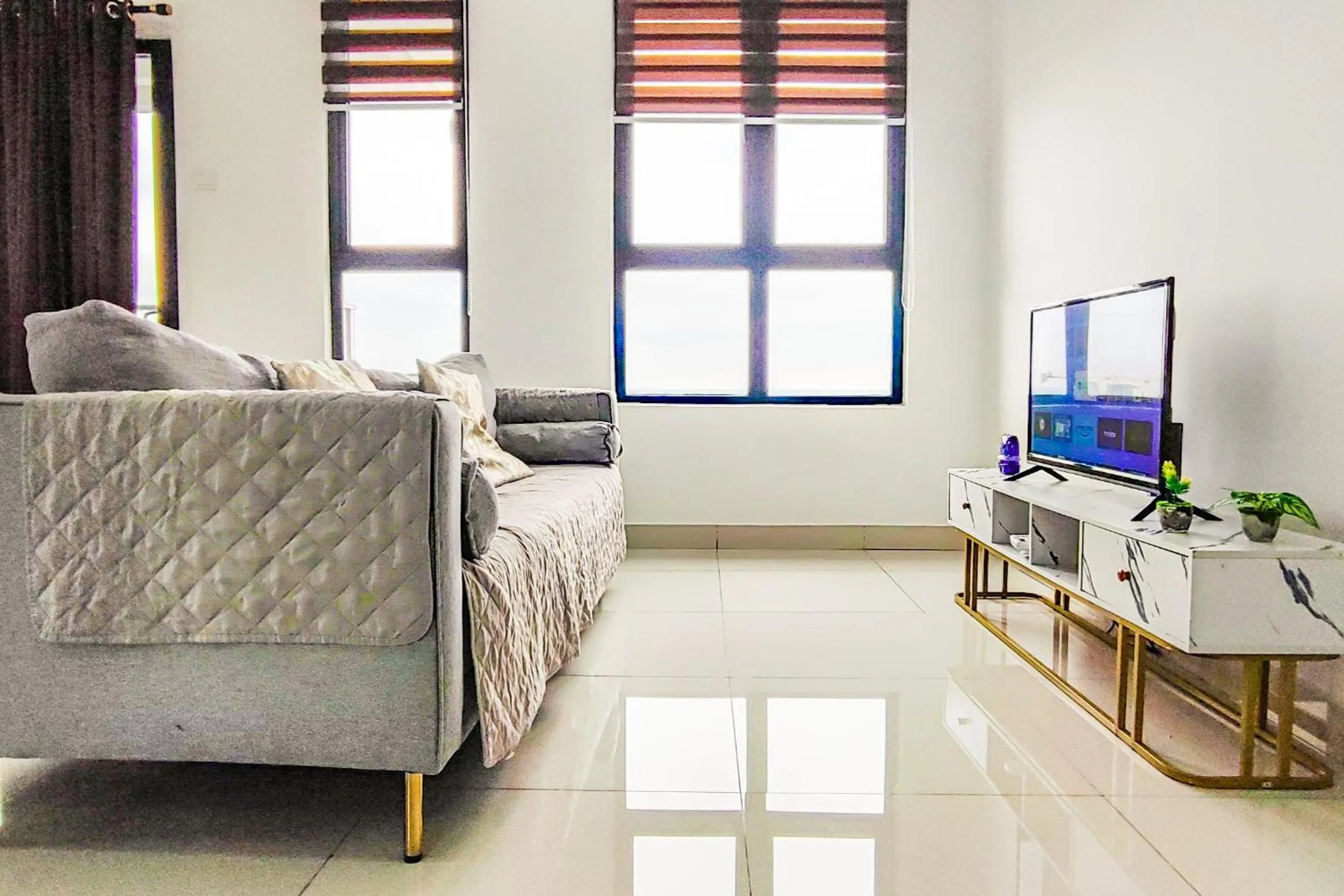 Bed in Double Storey Pool at Trio Setia by HCK