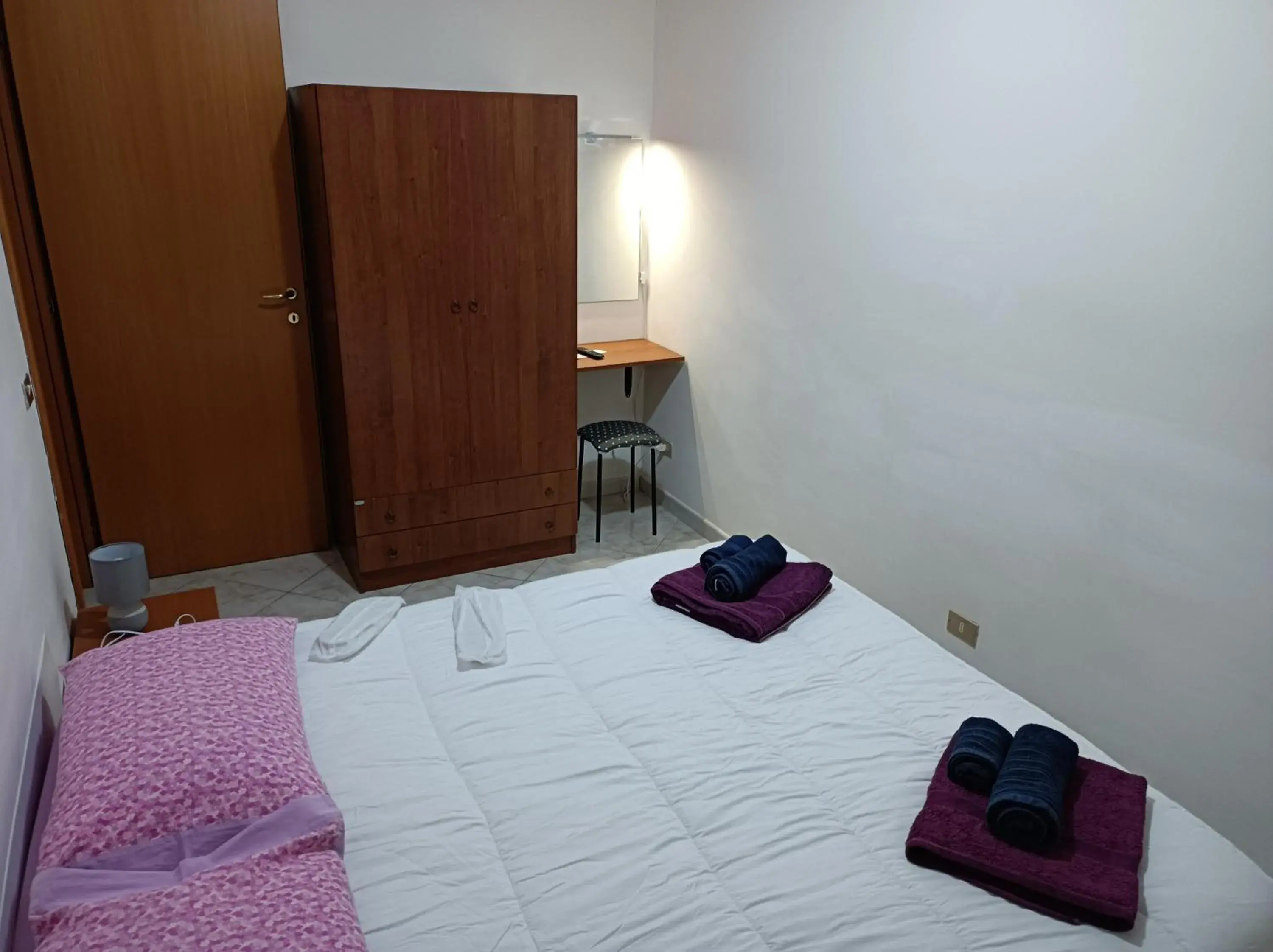 Double Room with Private Bathroom in Home Sweet Home Double Room with Private Bathroom in Home Sweet Home