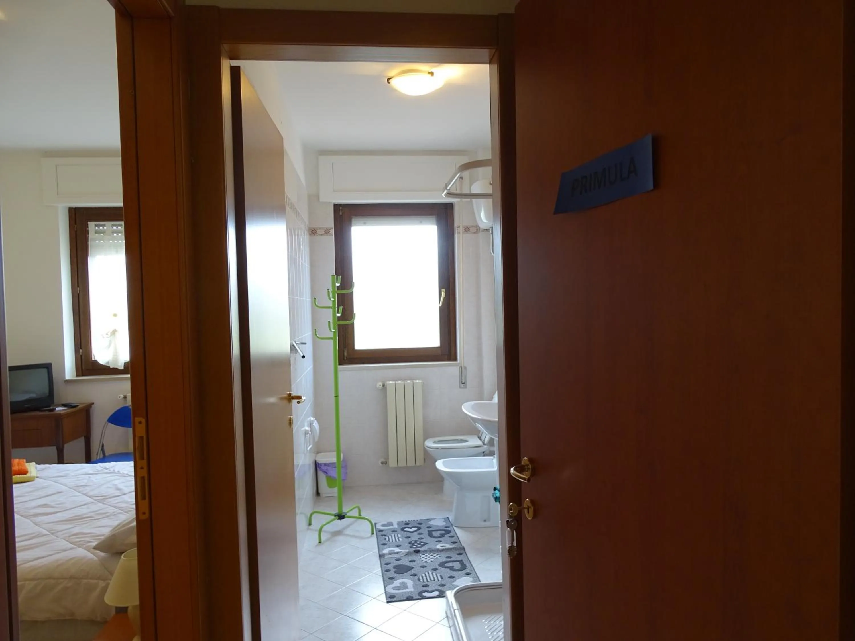 Bathroom, Bed in Home Sweet Home