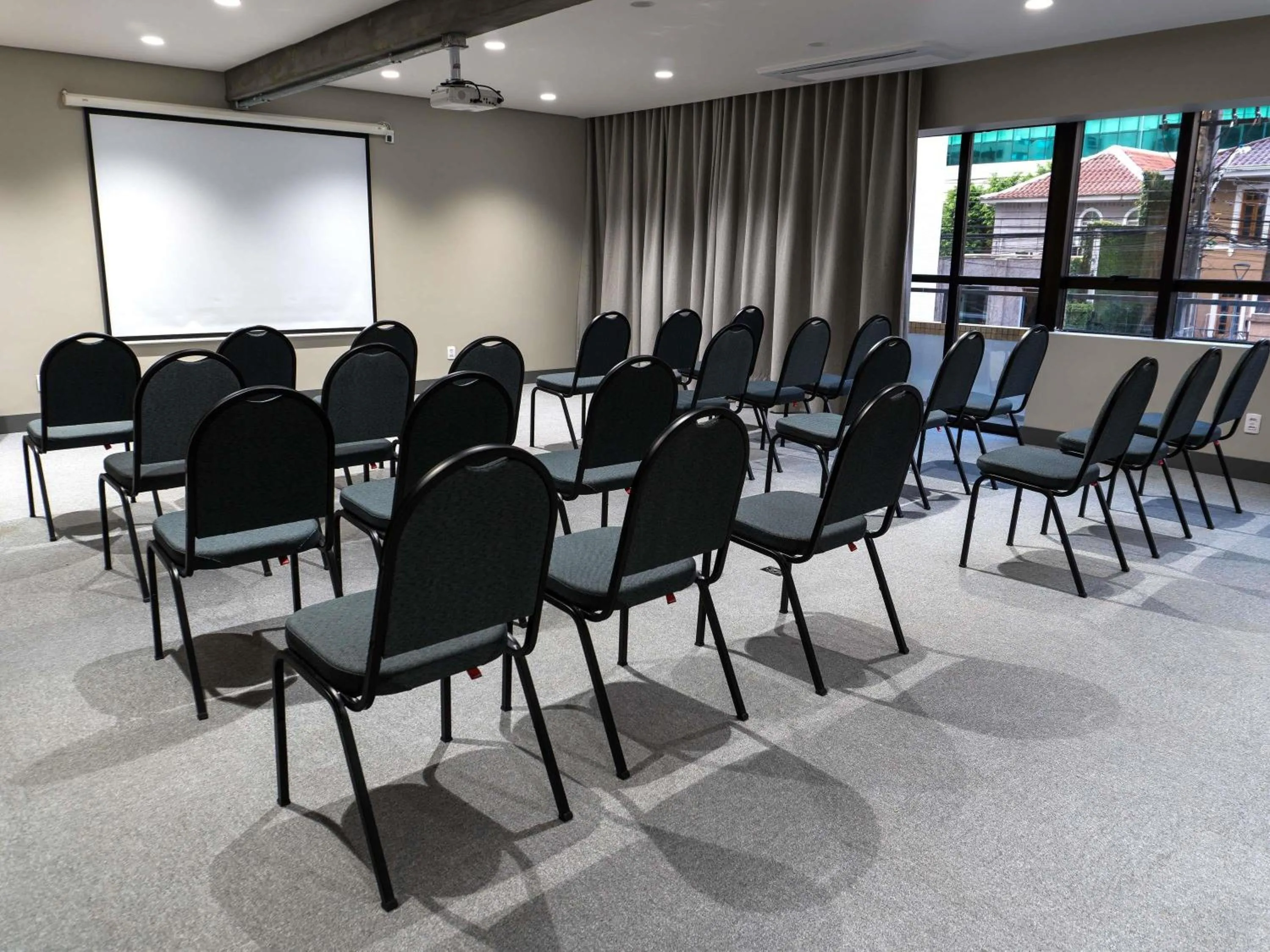 Meeting/conference room in Mercure Curitiba Golden