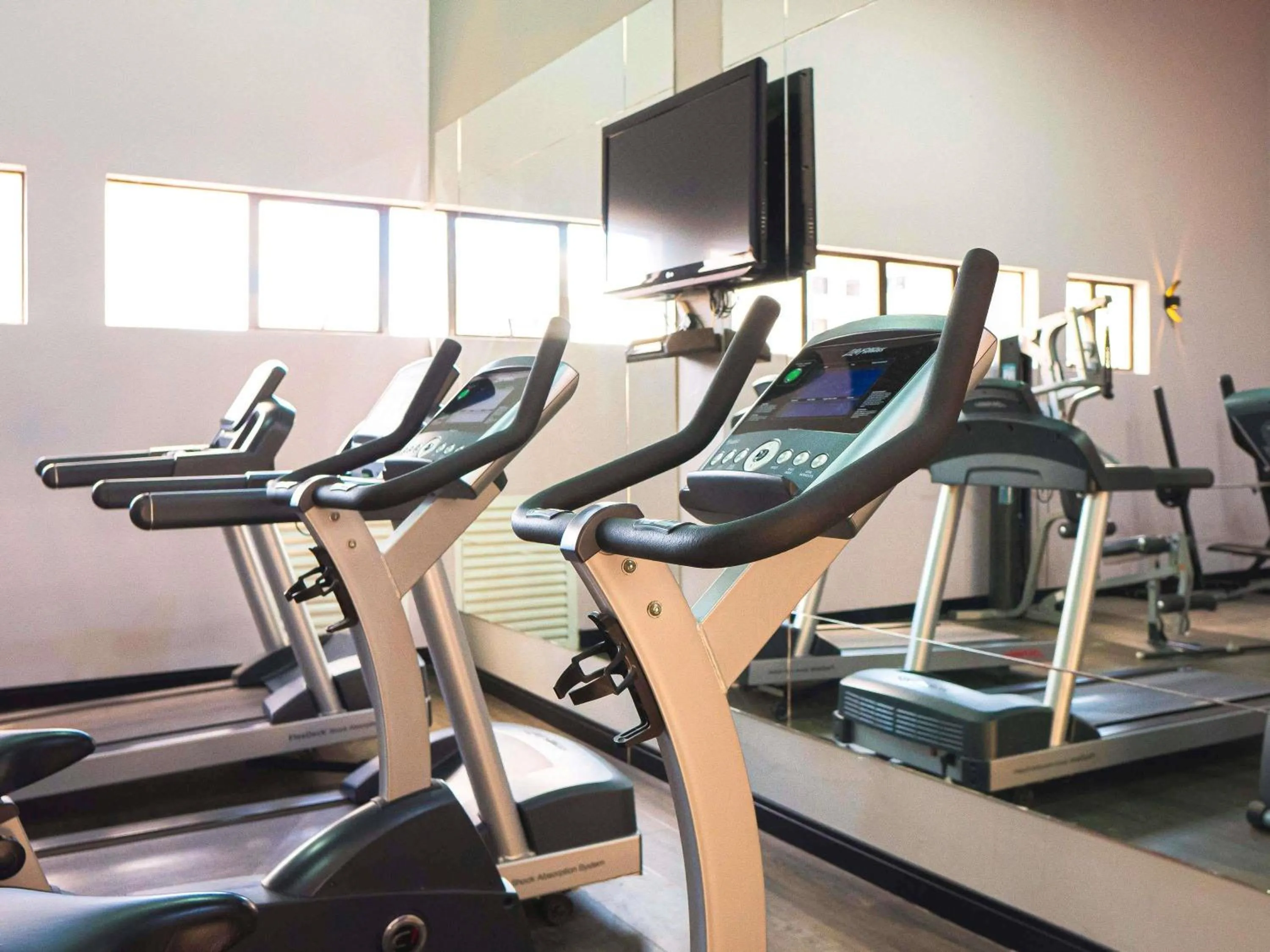 Fitness centre/facilities in Mercure Curitiba Golden