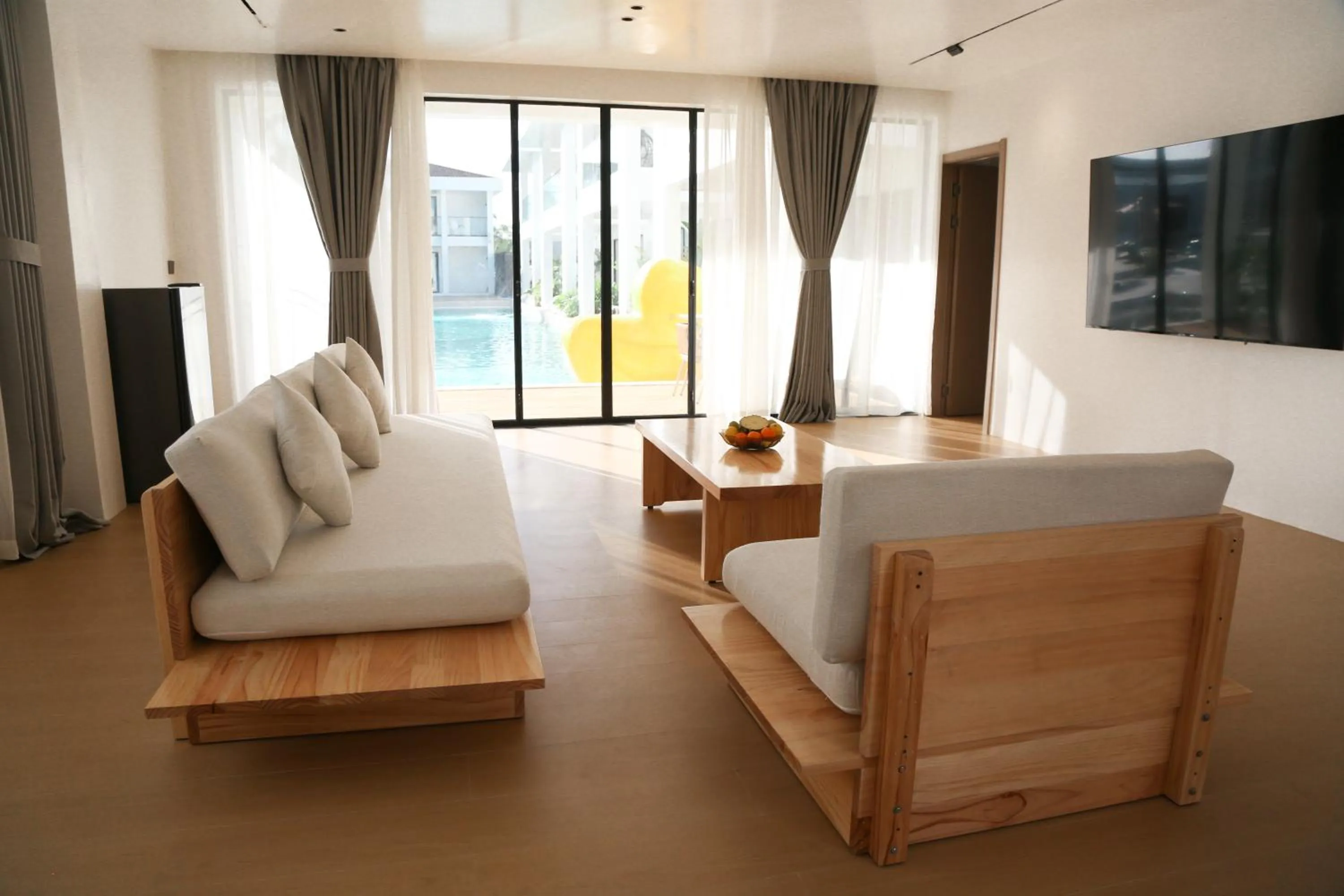 Communal lounge/ TV room in Willander Resort