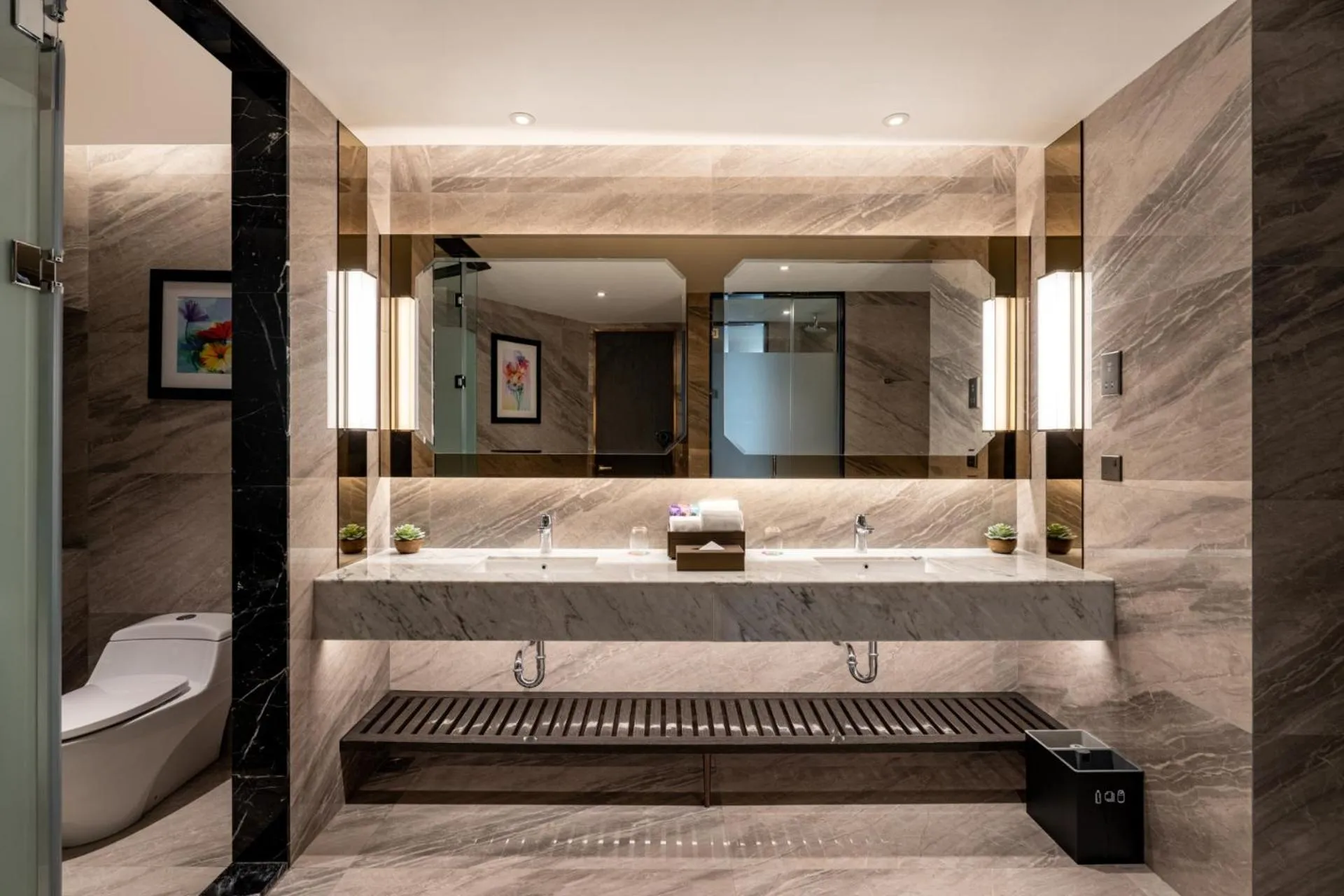 Bathroom, Bed in Imperial Lexis Kuala Lumpur