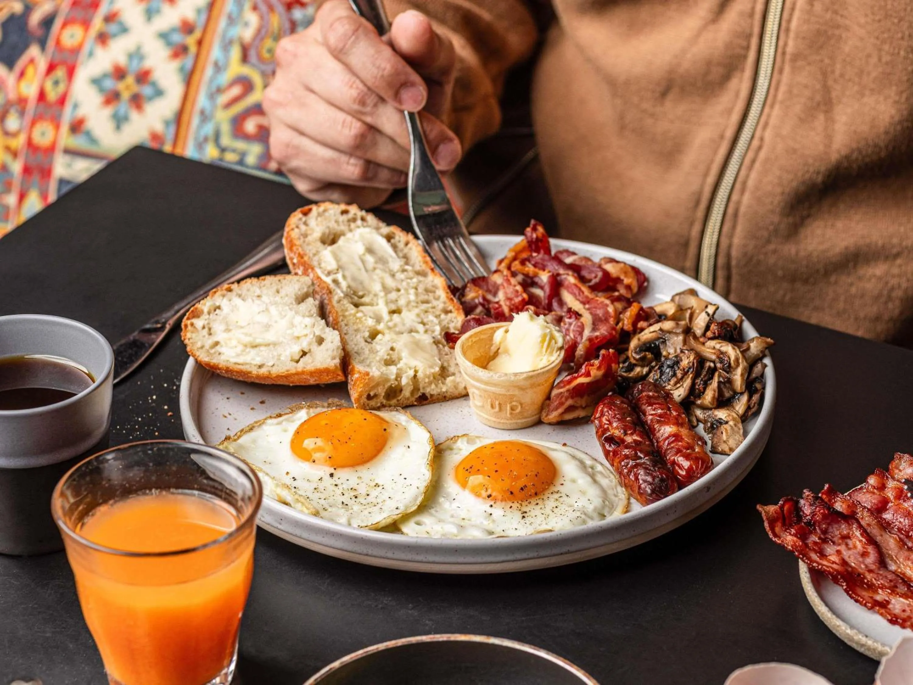 Restaurant/places to eat in Mercure Barnsley Tankersley Manor Hotel