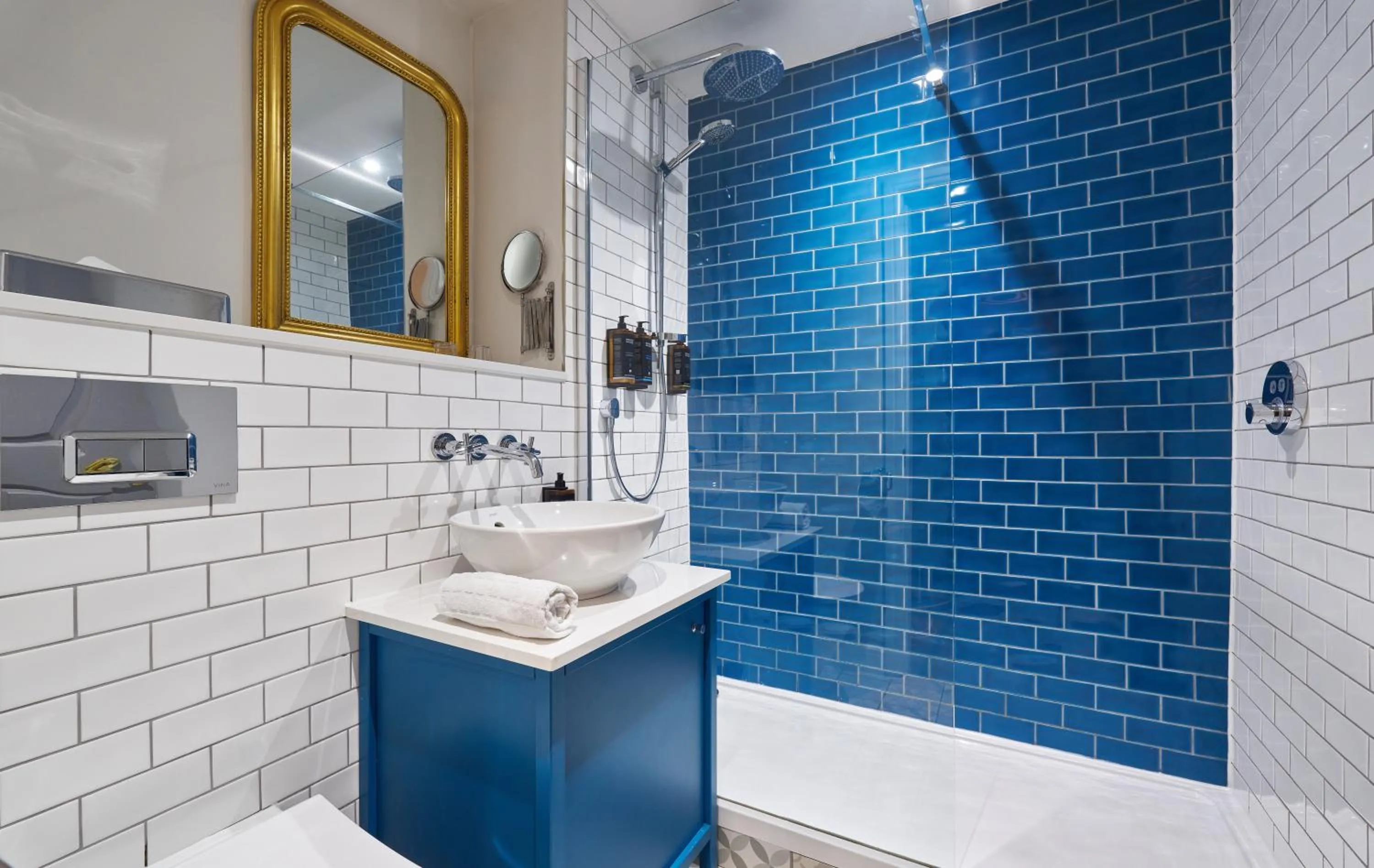 Bathroom in Mercure Barnsley Tankersley Manor Hotel