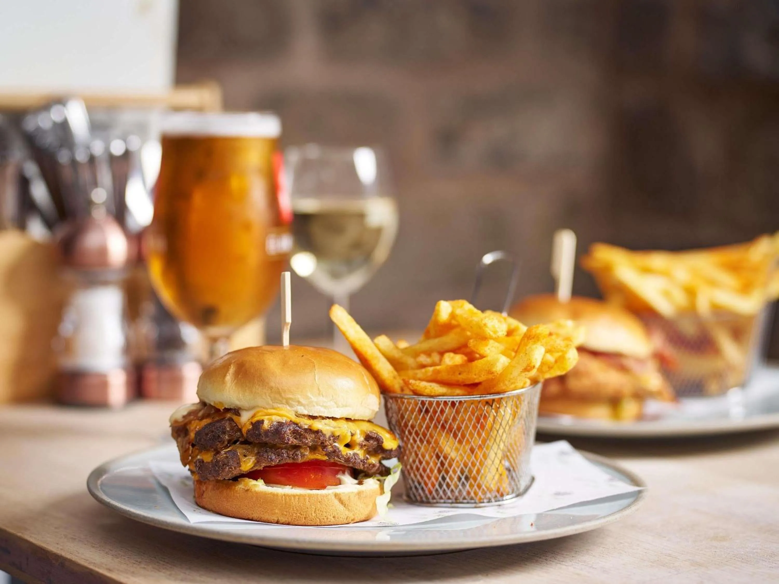 Lounge or bar in Mercure Barnsley Tankersley Manor Hotel