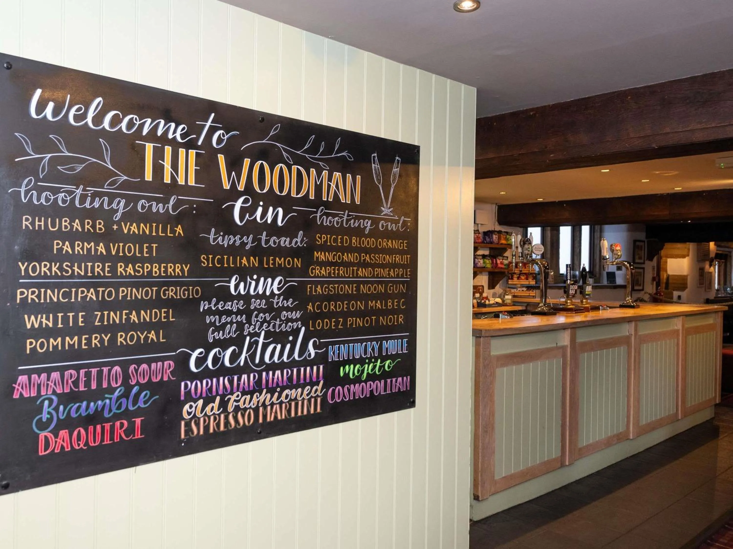 Lounge or bar in Mercure Barnsley Tankersley Manor Hotel