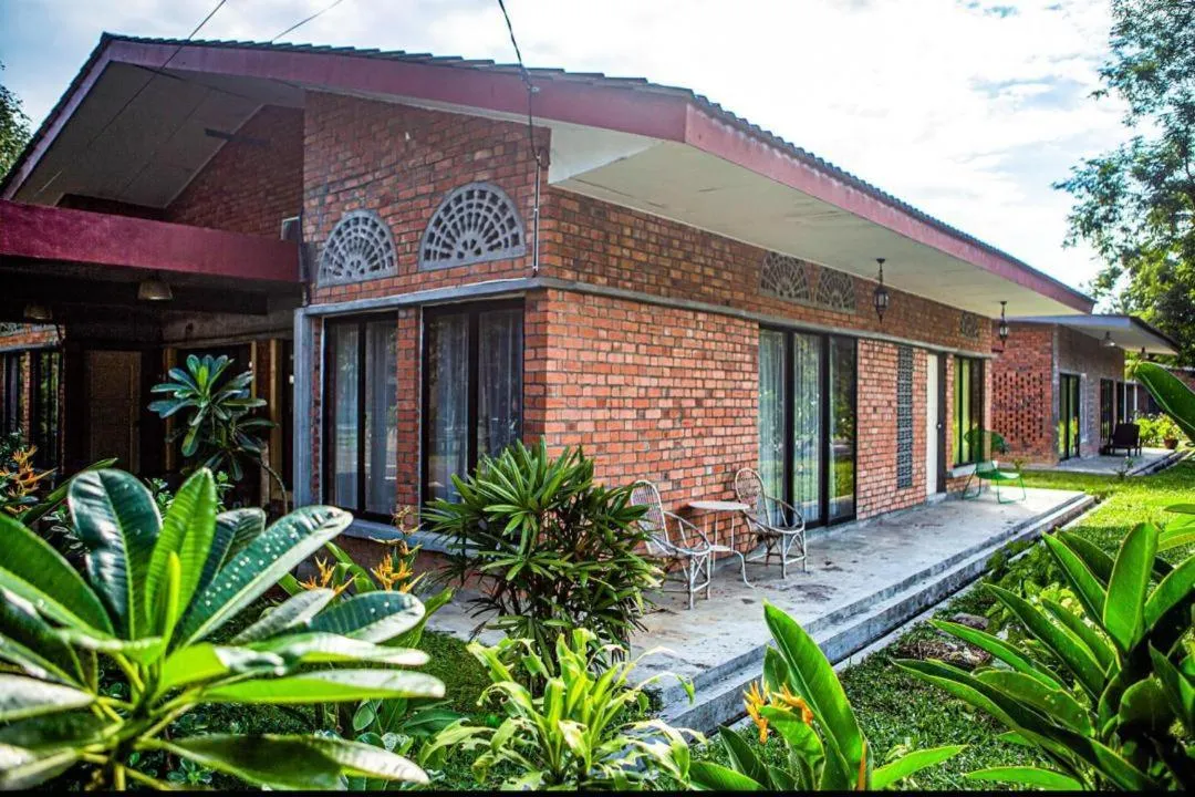 Property building in Rouhi Retreats By Doulos