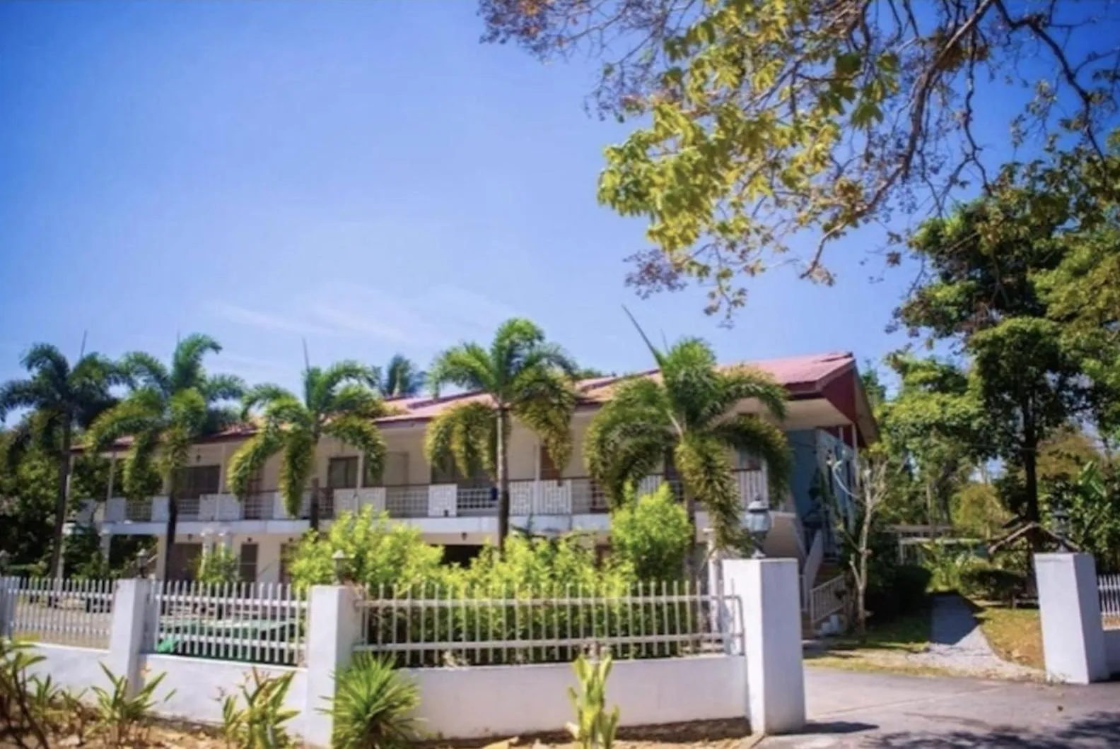 Property building in Rouhi Retreats By Doulos