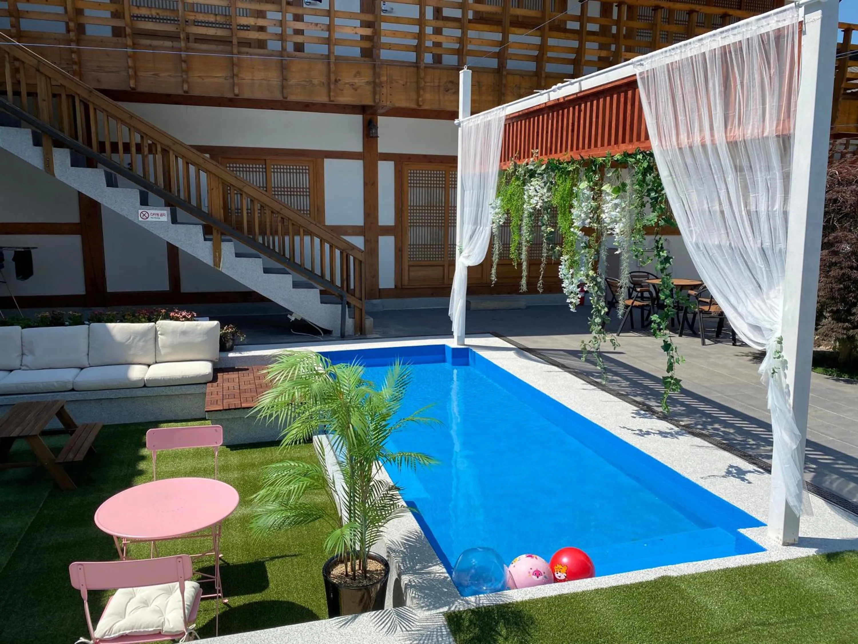 Gyeongju N Hanok Pension