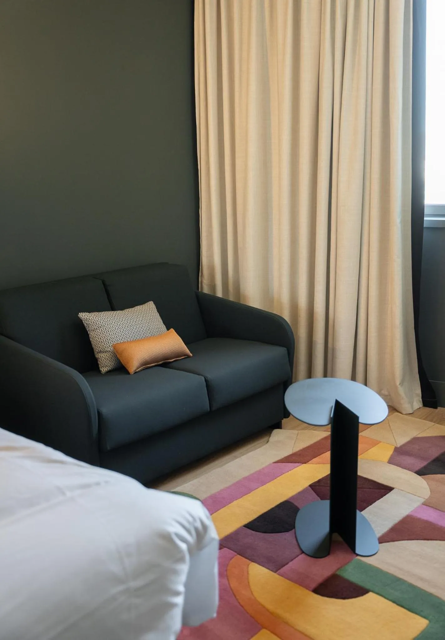 Living room in Radisson Hotel Reims