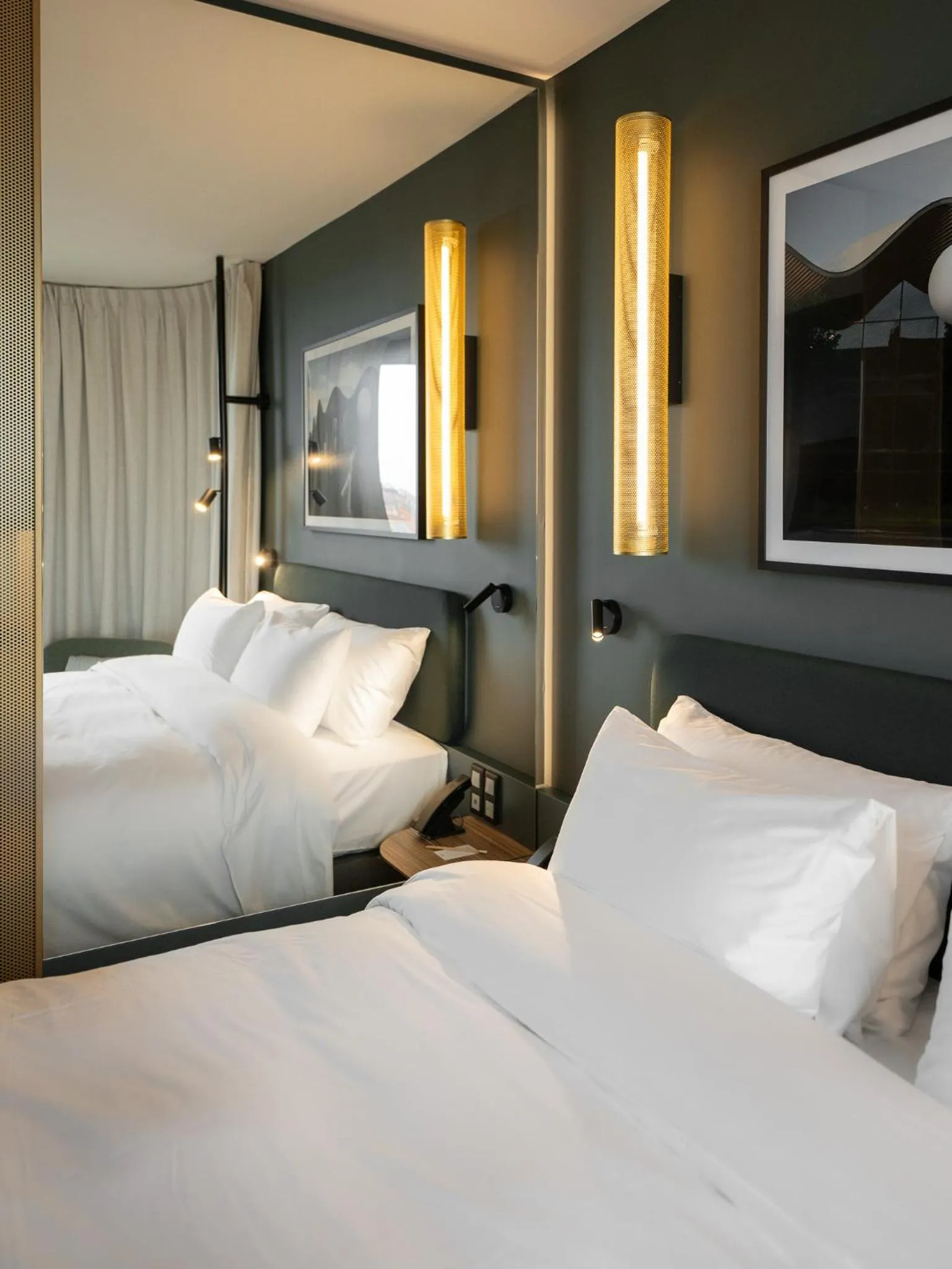 Bedroom, Bed in Radisson Hotel Reims