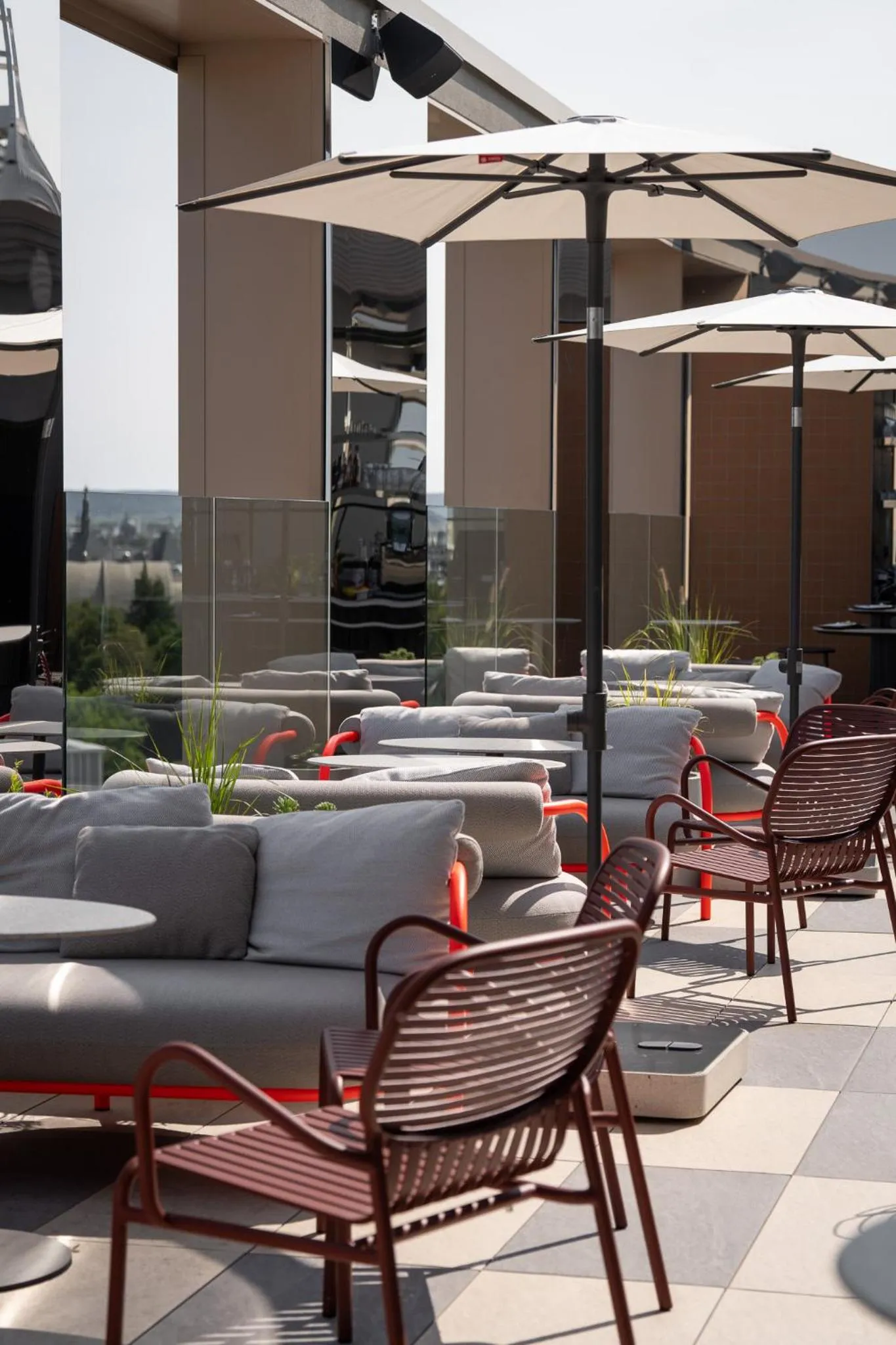 Restaurant/places to eat in Radisson Hotel Reims