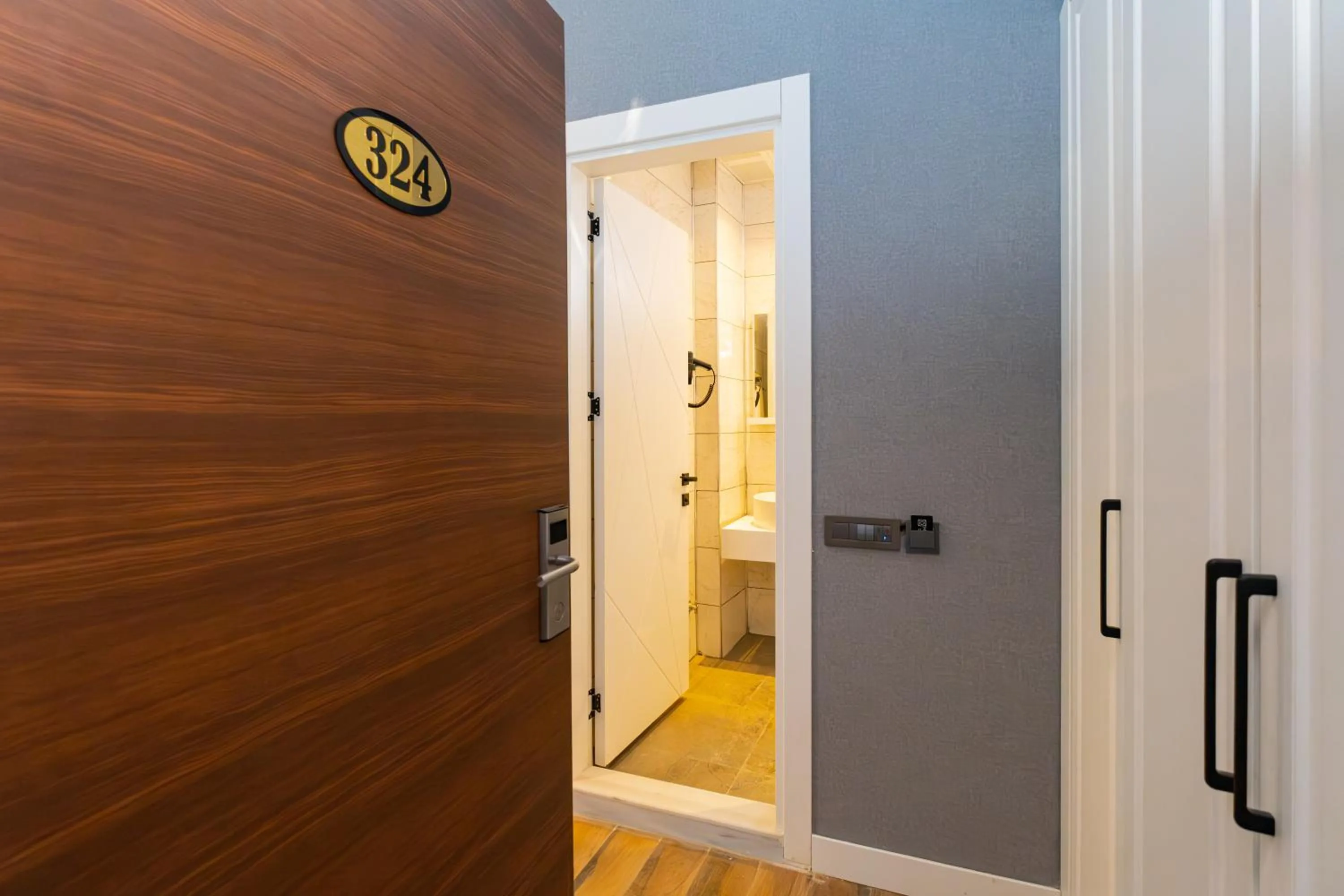 Bathroom in Hipodrom Hotel