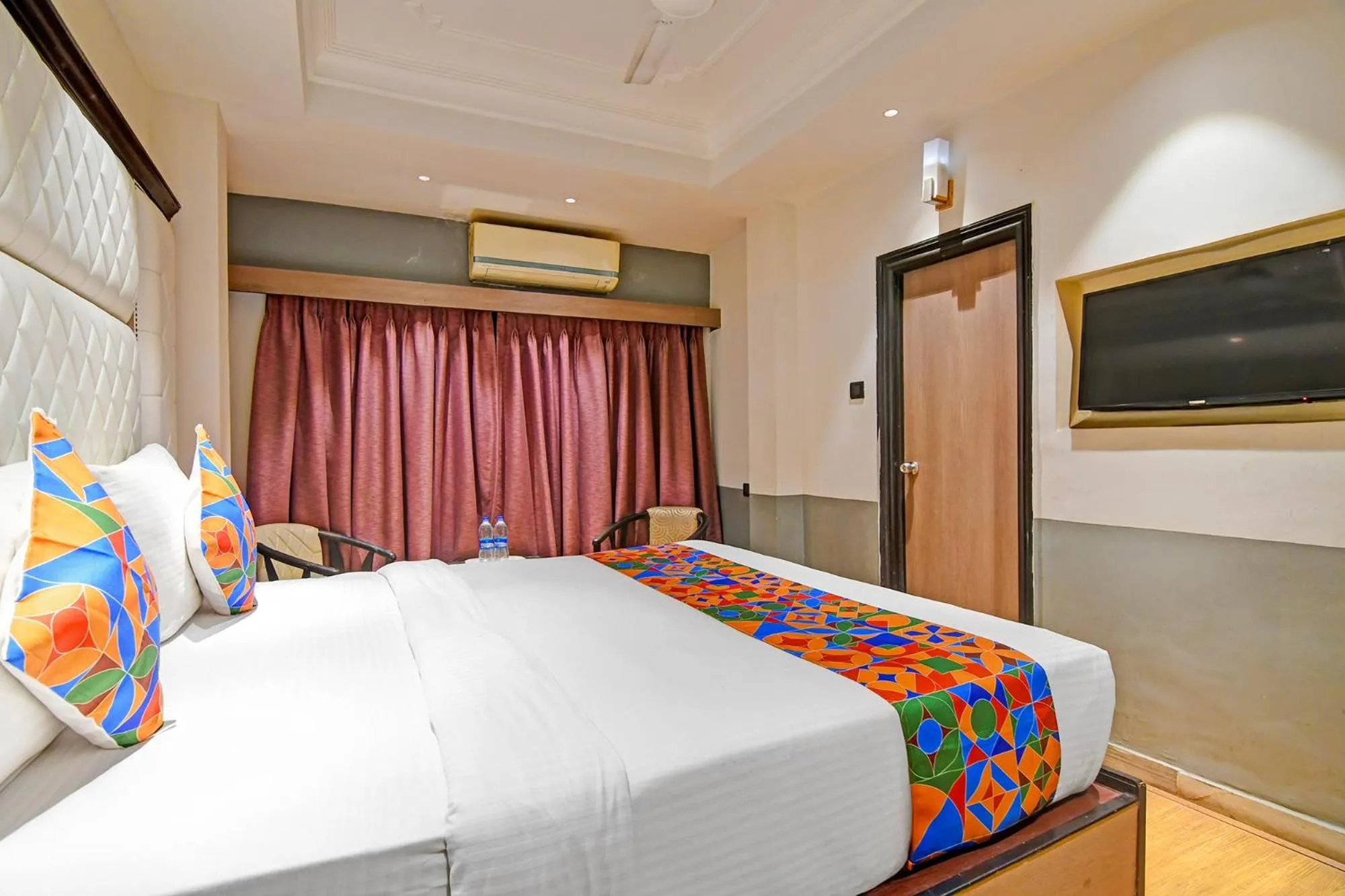 Bed in FabHotel Gulshan International - Nr Peter Cat Park Street