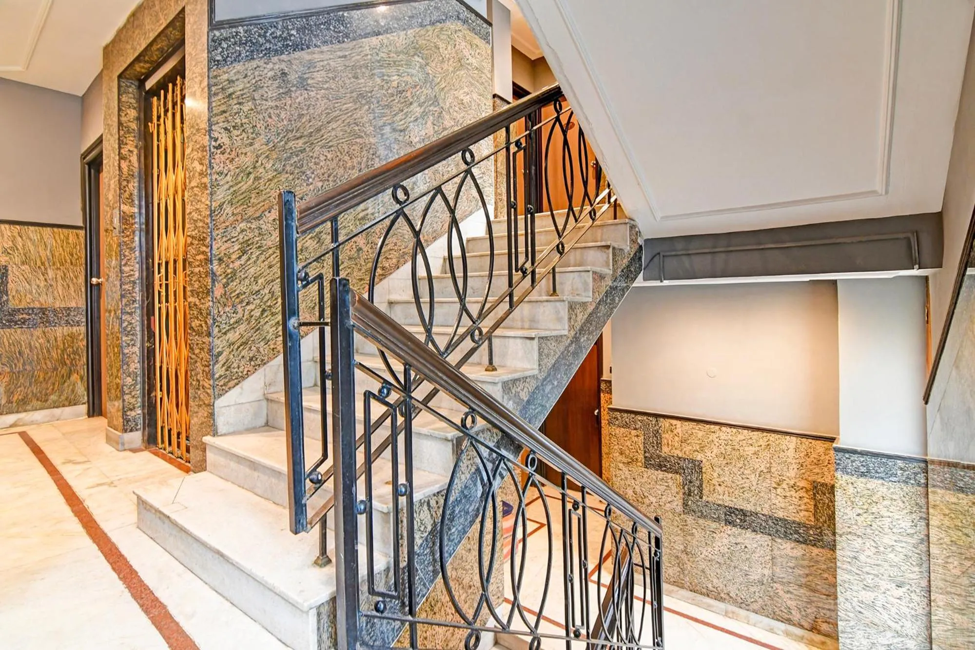 Lobby or reception in FabHotel Gulshan International - Nr Peter Cat Park Street