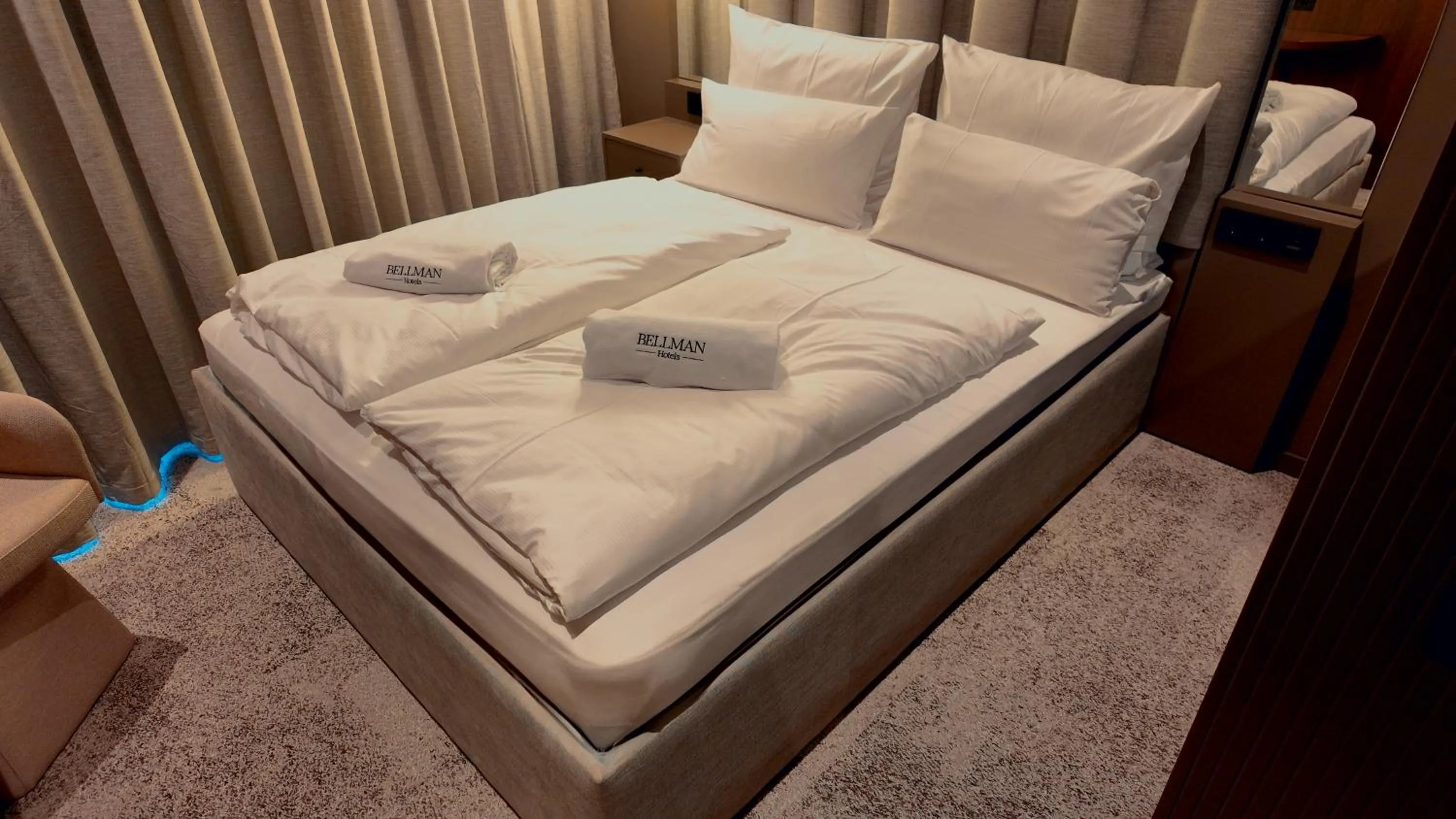 Bed in Bellman Hotel