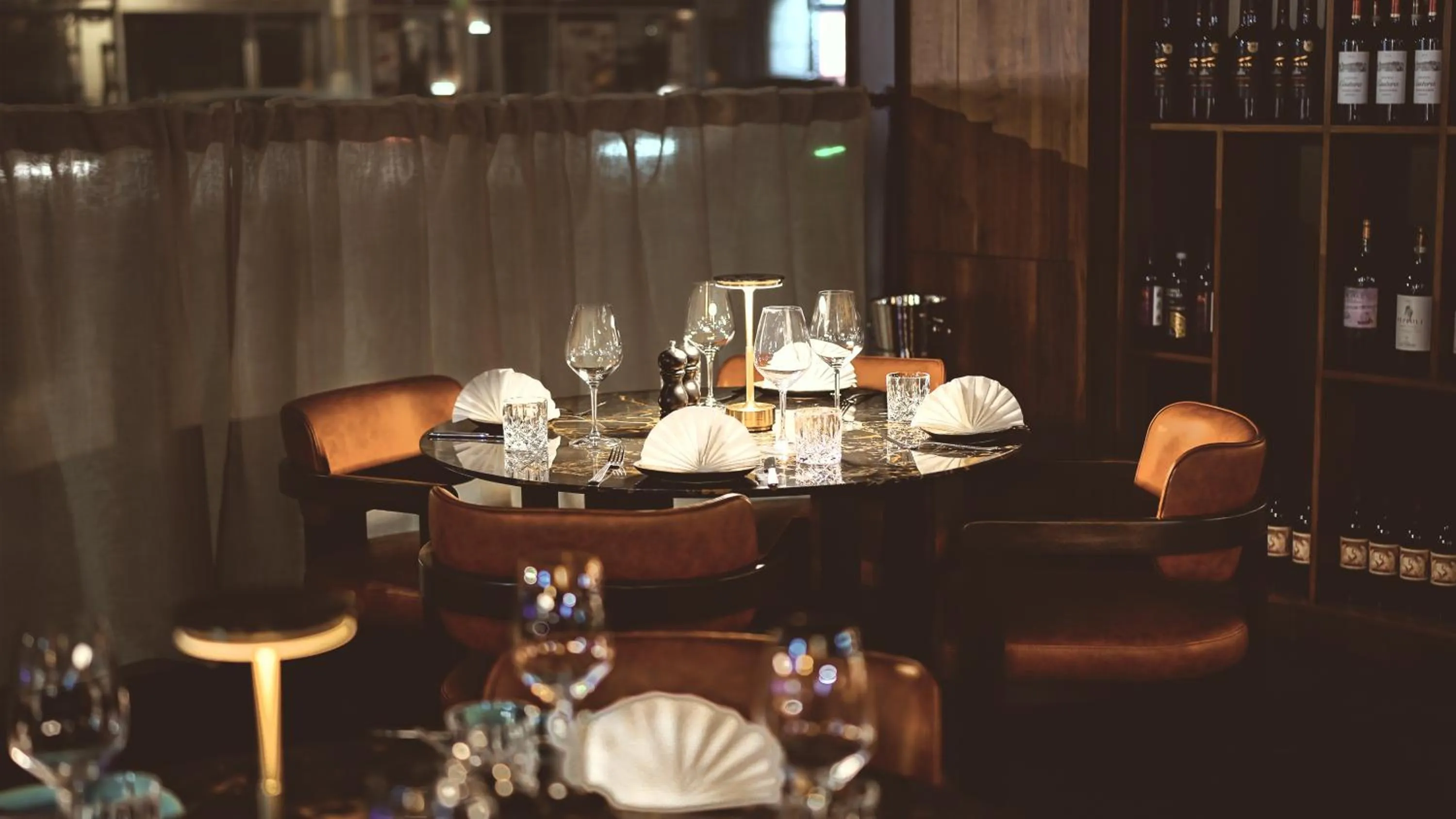 Restaurant/places to eat in Bellman Hotel