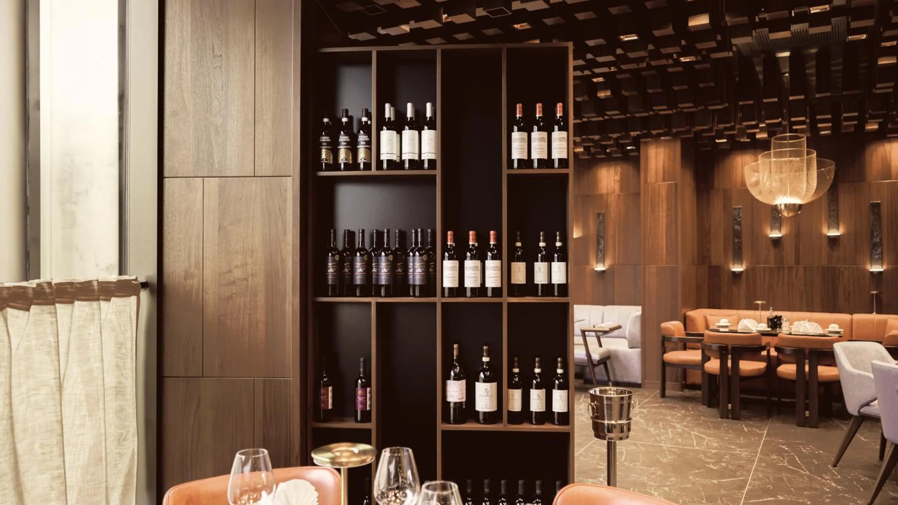 Restaurant/places to eat in Bellman Hotel