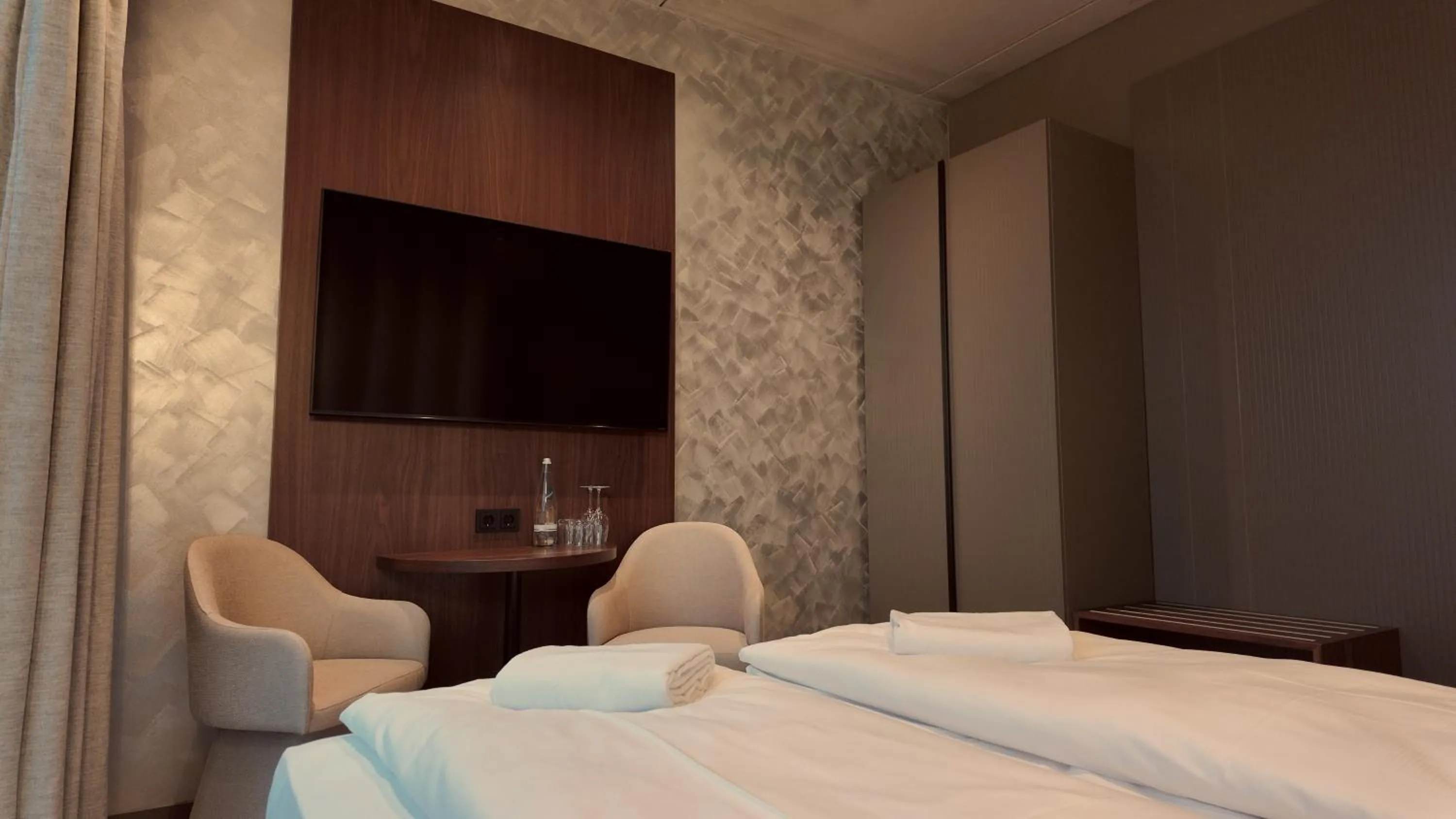 Bed in Bellman Hotel