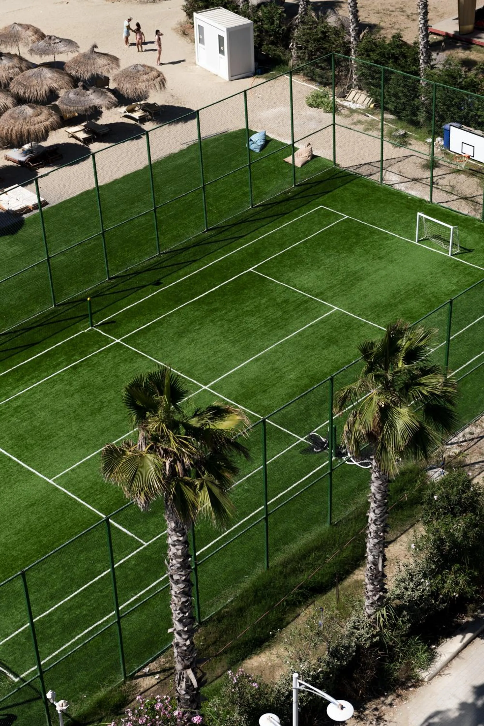 Tennis court in Hotel Amelia Mare