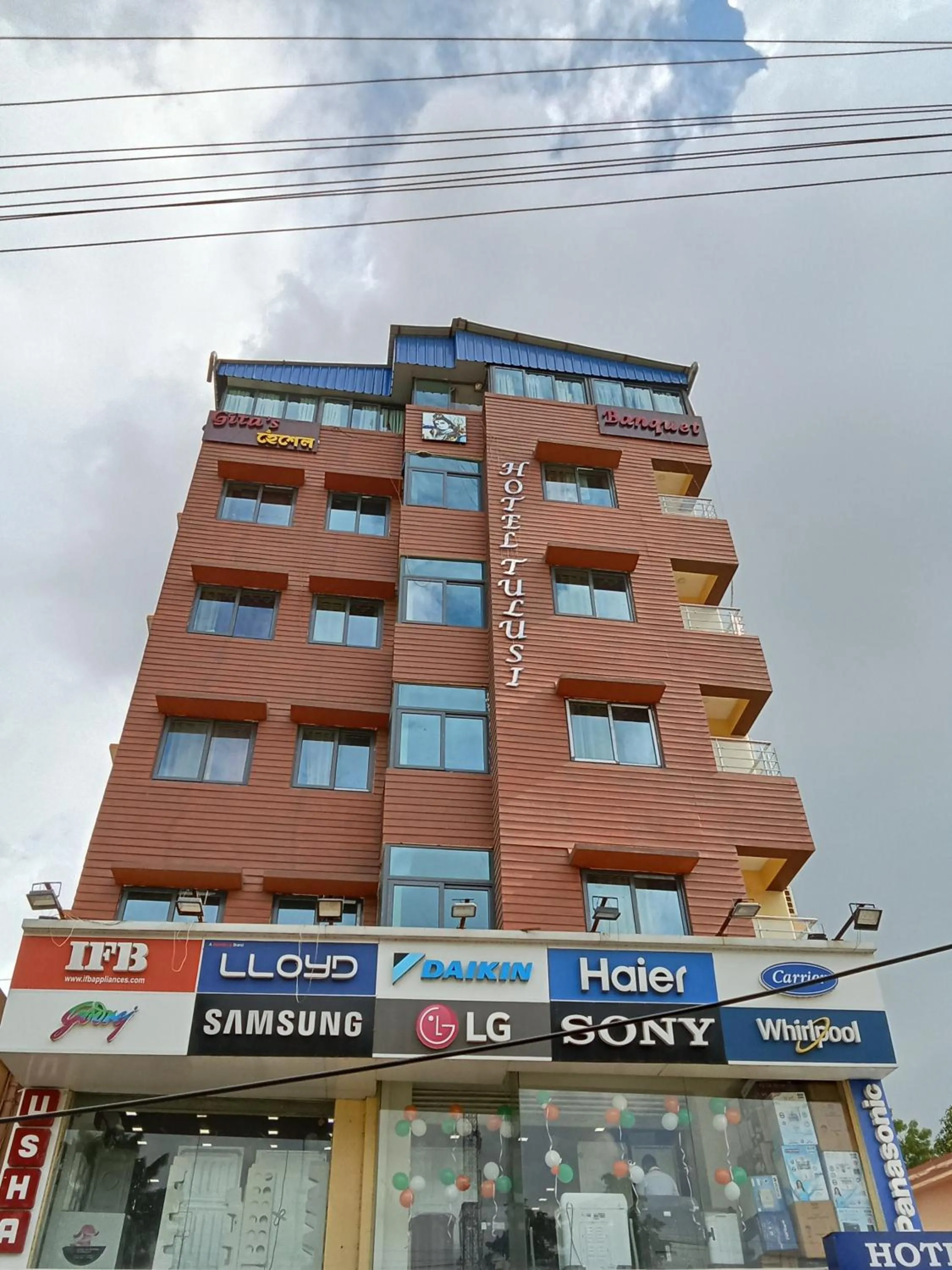 Property building in Hotel Tulusi Inn ! Bolpur, Shantiniketan ! Luxury Feel In Budget