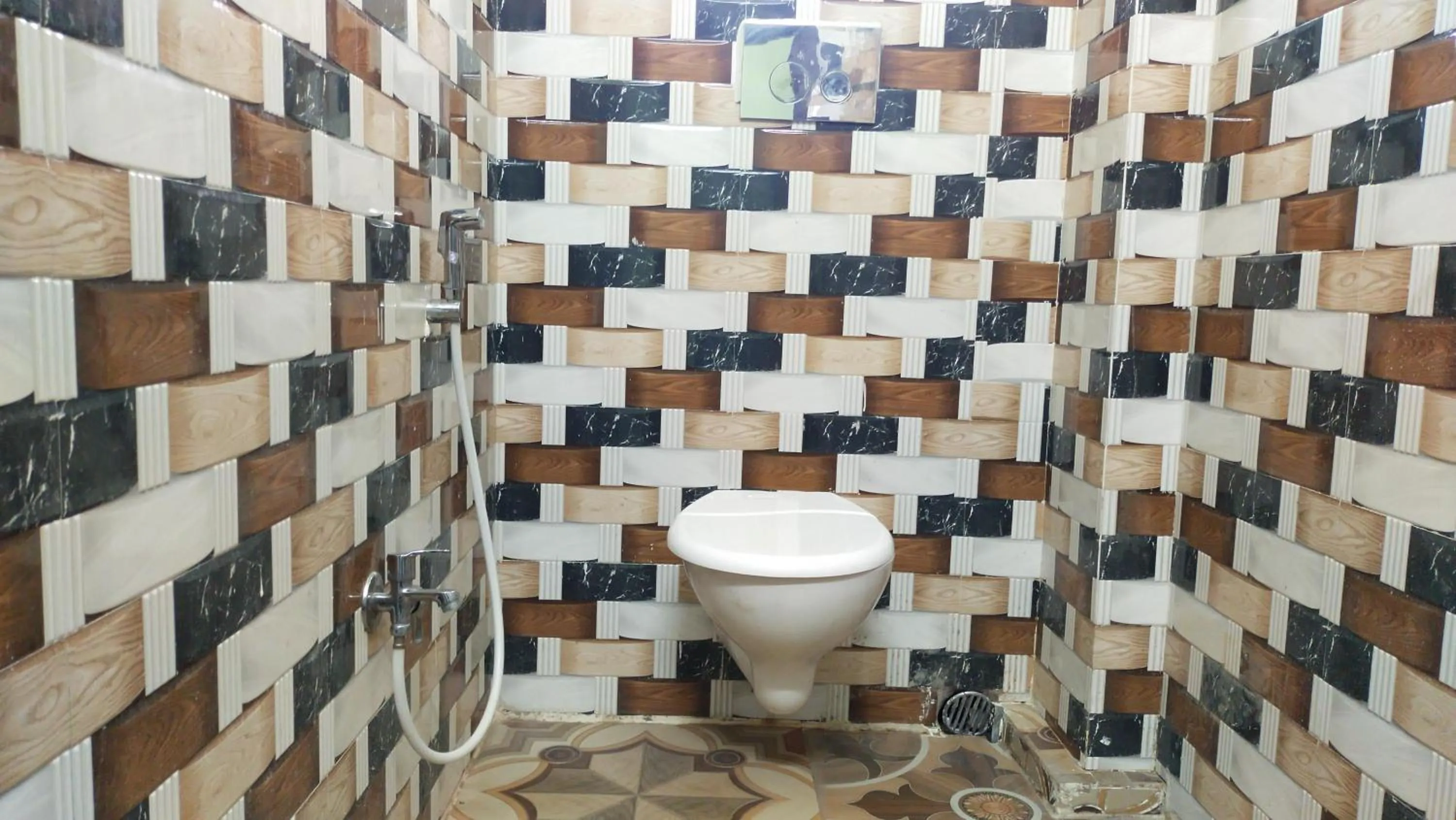 Toilet in Hotel Tulusi Inn ! Bolpur, Shantiniketan ! Luxury Feel In Budget