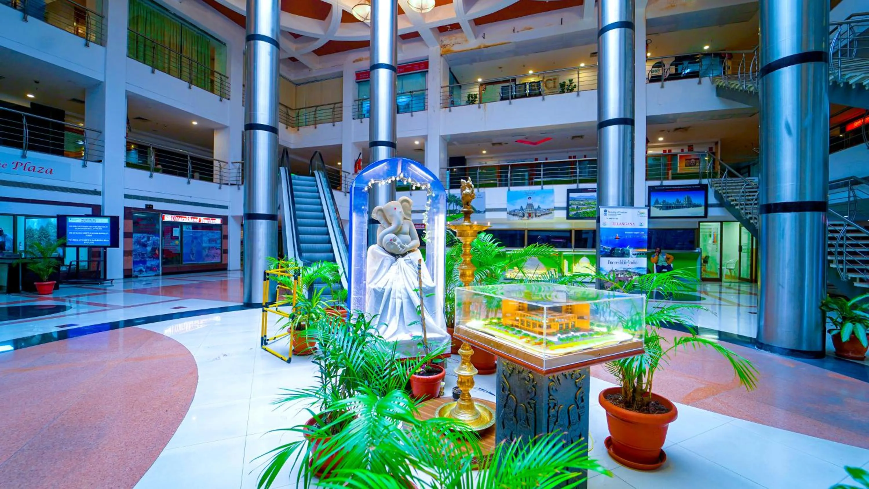 Lobby or reception in Hotel the Plaza