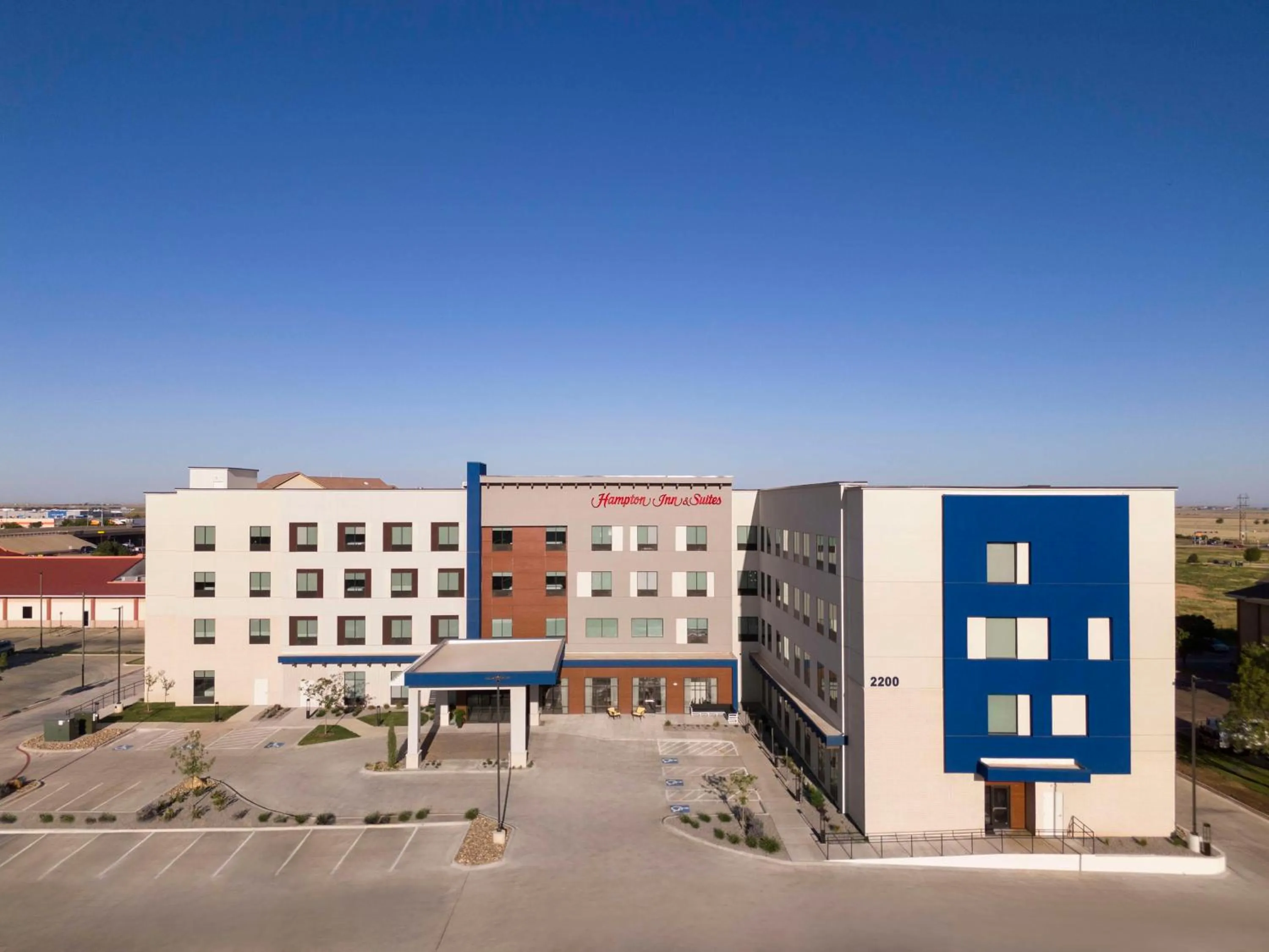 Property building in Hampton Inn & Suites Amarillo West