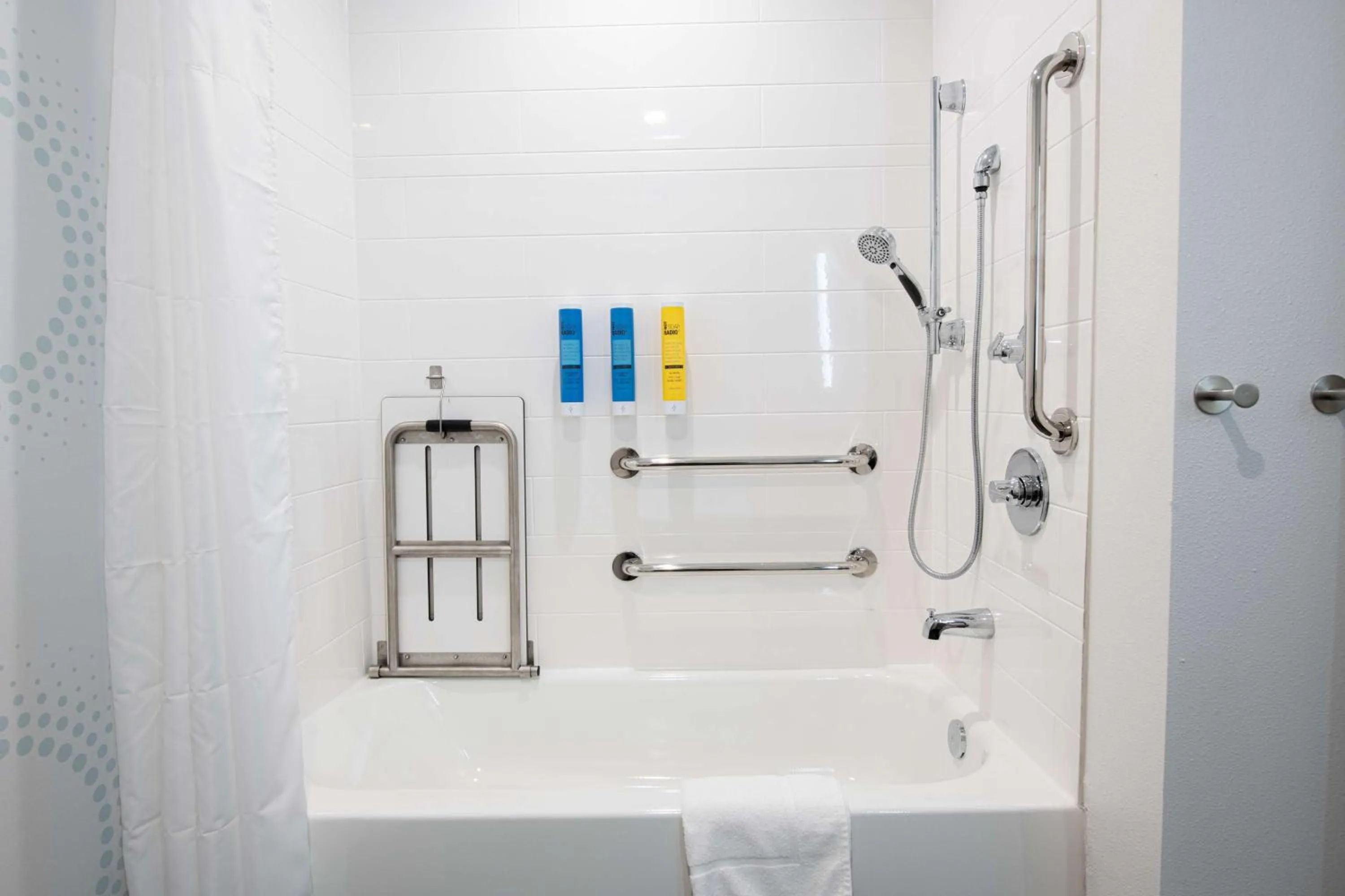 Bathroom in Tru By Hilton Lewisville Vista Ridge Mall