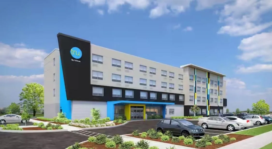 Property building in Tru By Hilton Lewisville Vista Ridge Mall