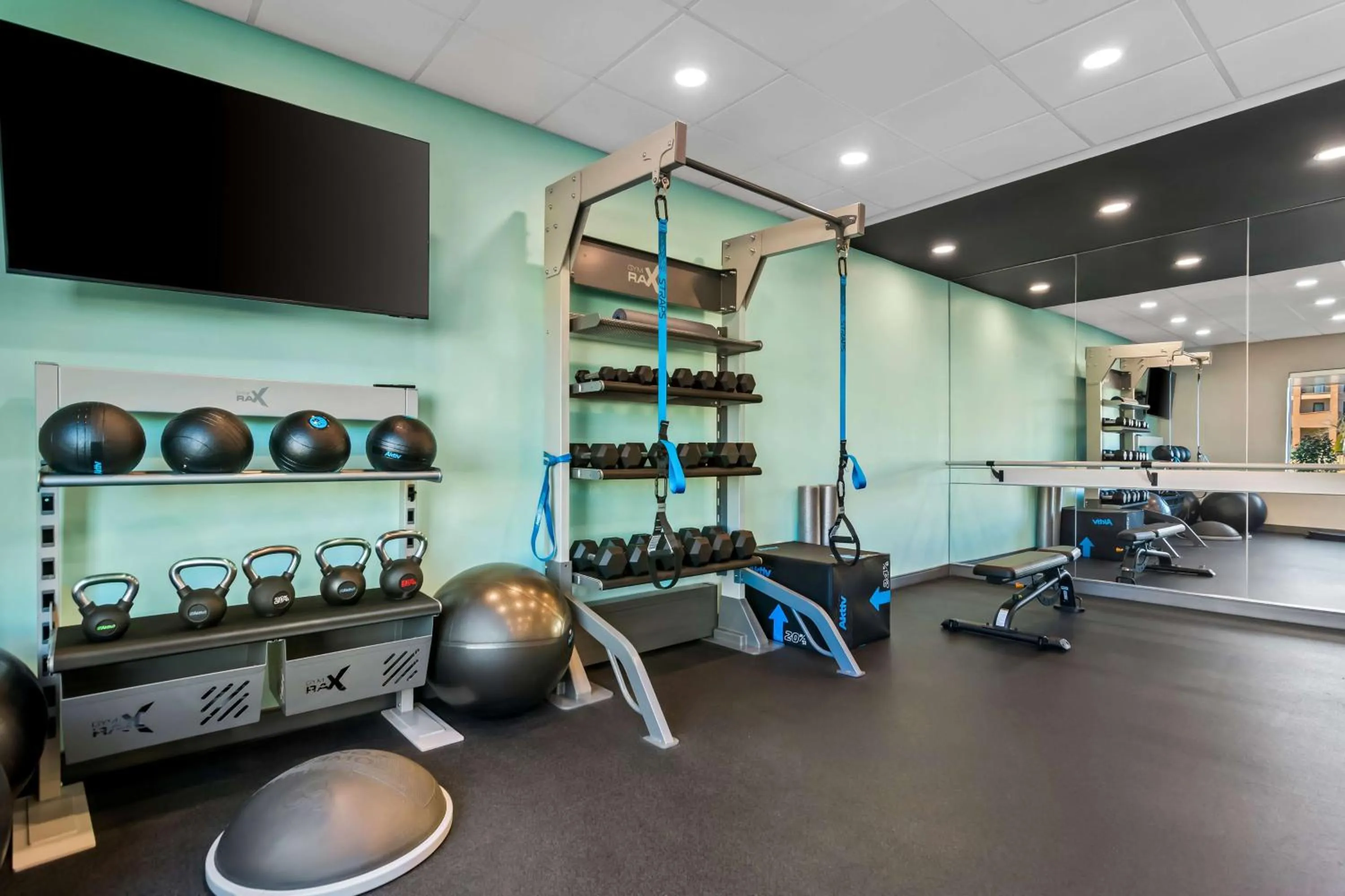 Fitness centre/facilities in Tru By Hilton Rogers Bentonville