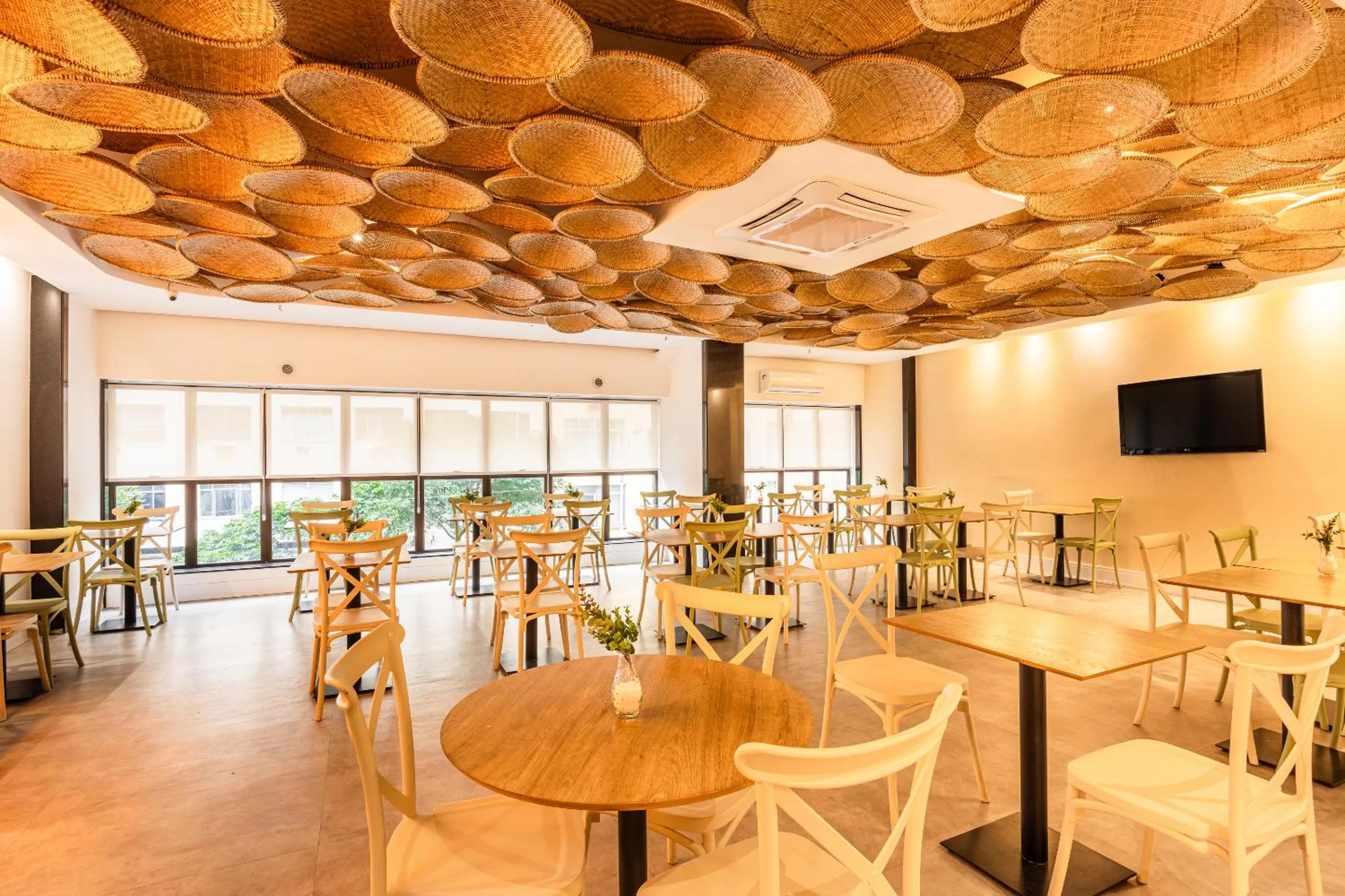 Restaurant/places to eat in B&B HOTEL Rio Copacabana Posto 5