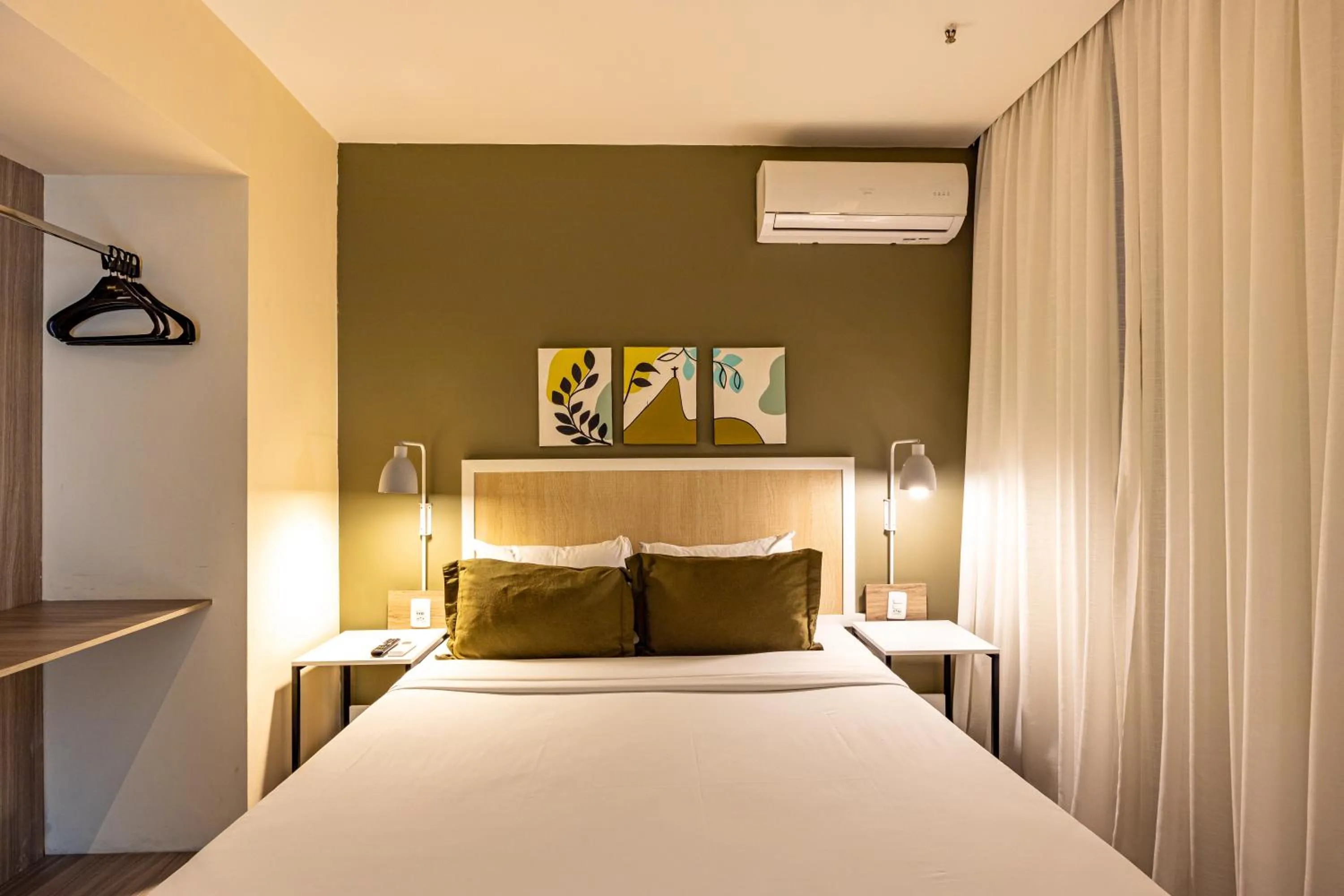 Bedroom, Bed in B&B HOTEL Rio Copacabana Posto 5