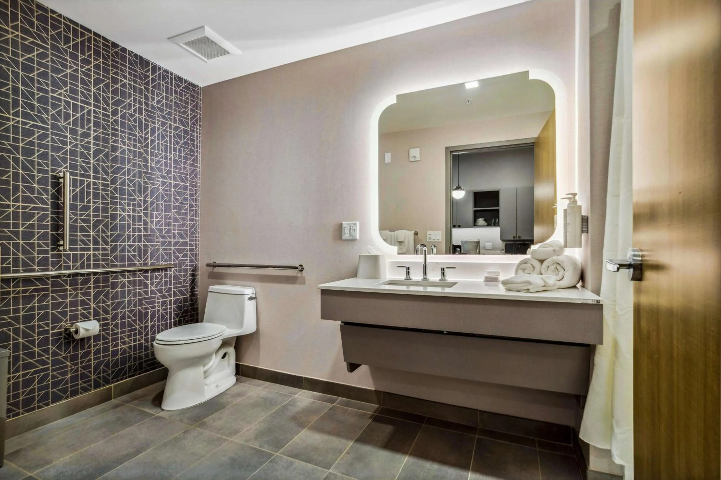 Bathroom in Homewood Suites By Hilton Colorado Springs Airport