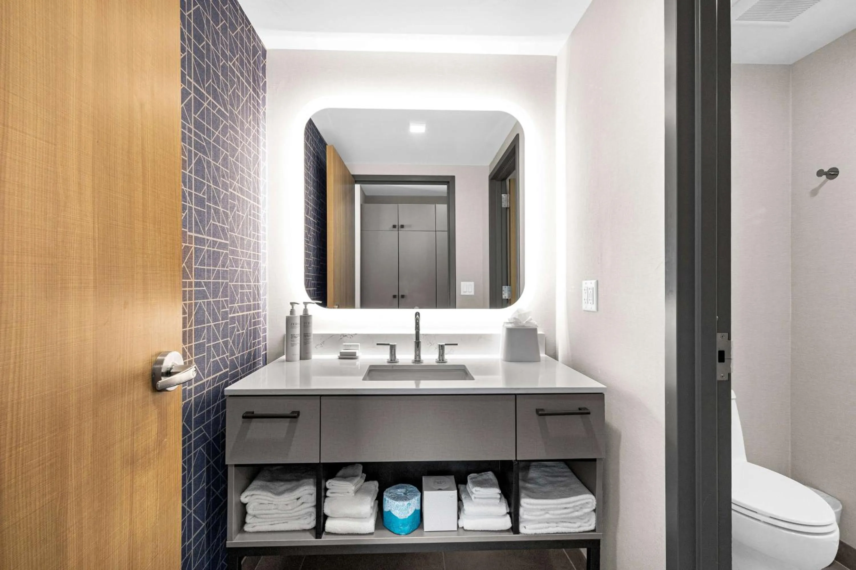 Bathroom in Homewood Suites By Hilton Colorado Springs Airport