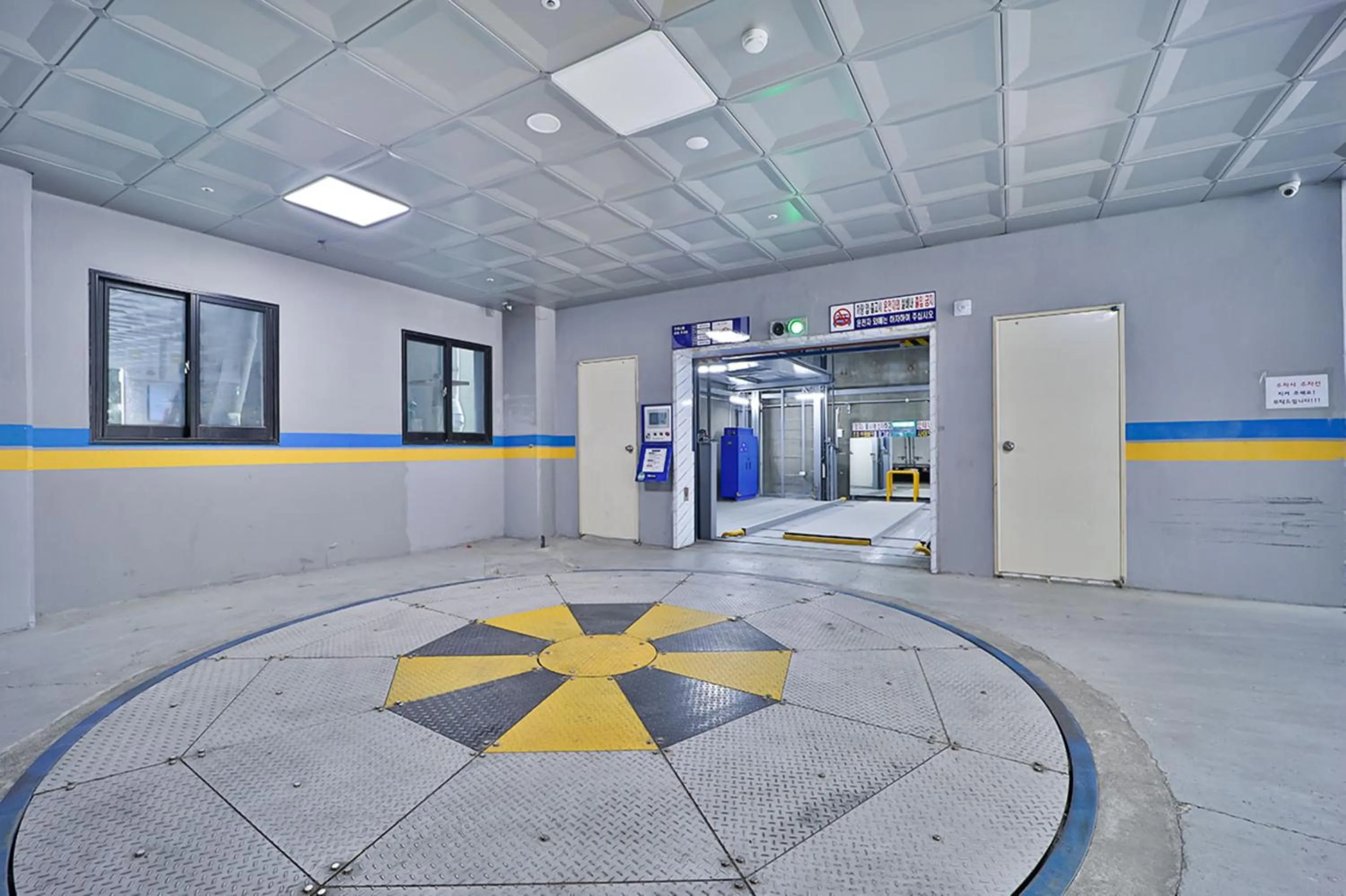 Parking in Gimhae City Hotel