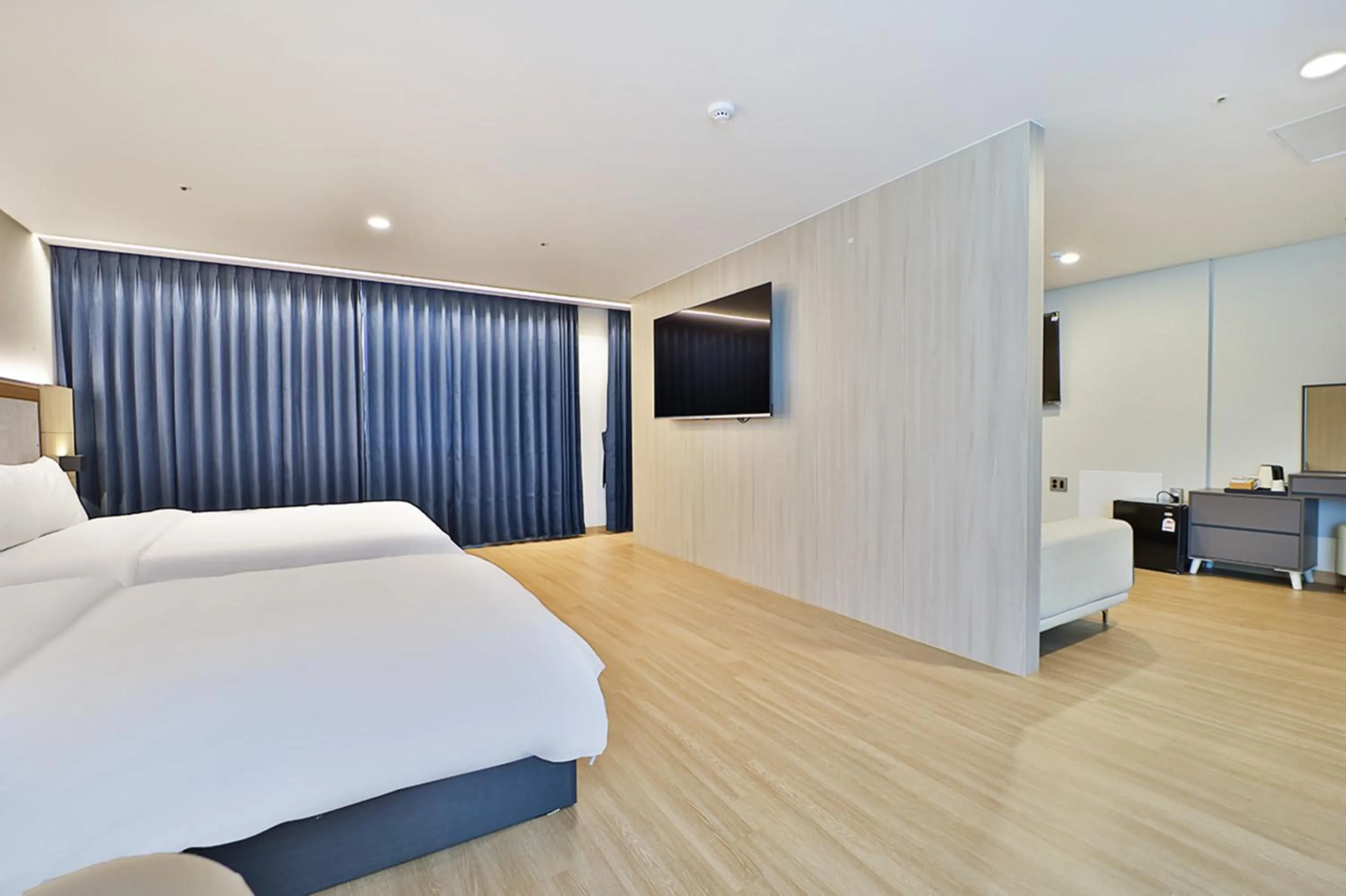 Bed in Gimhae City Hotel