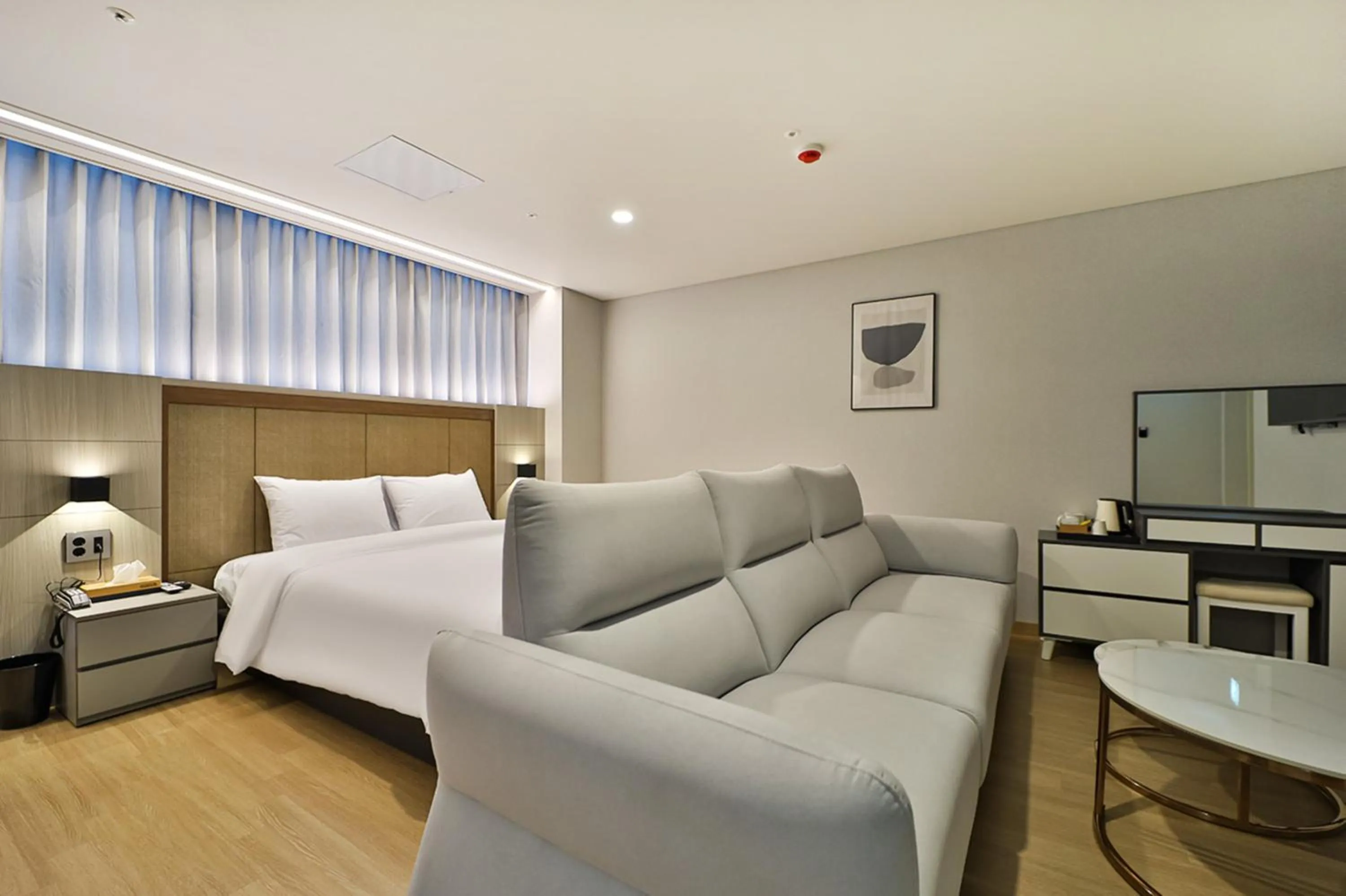 Bedroom, Bed in Gimhae City Hotel