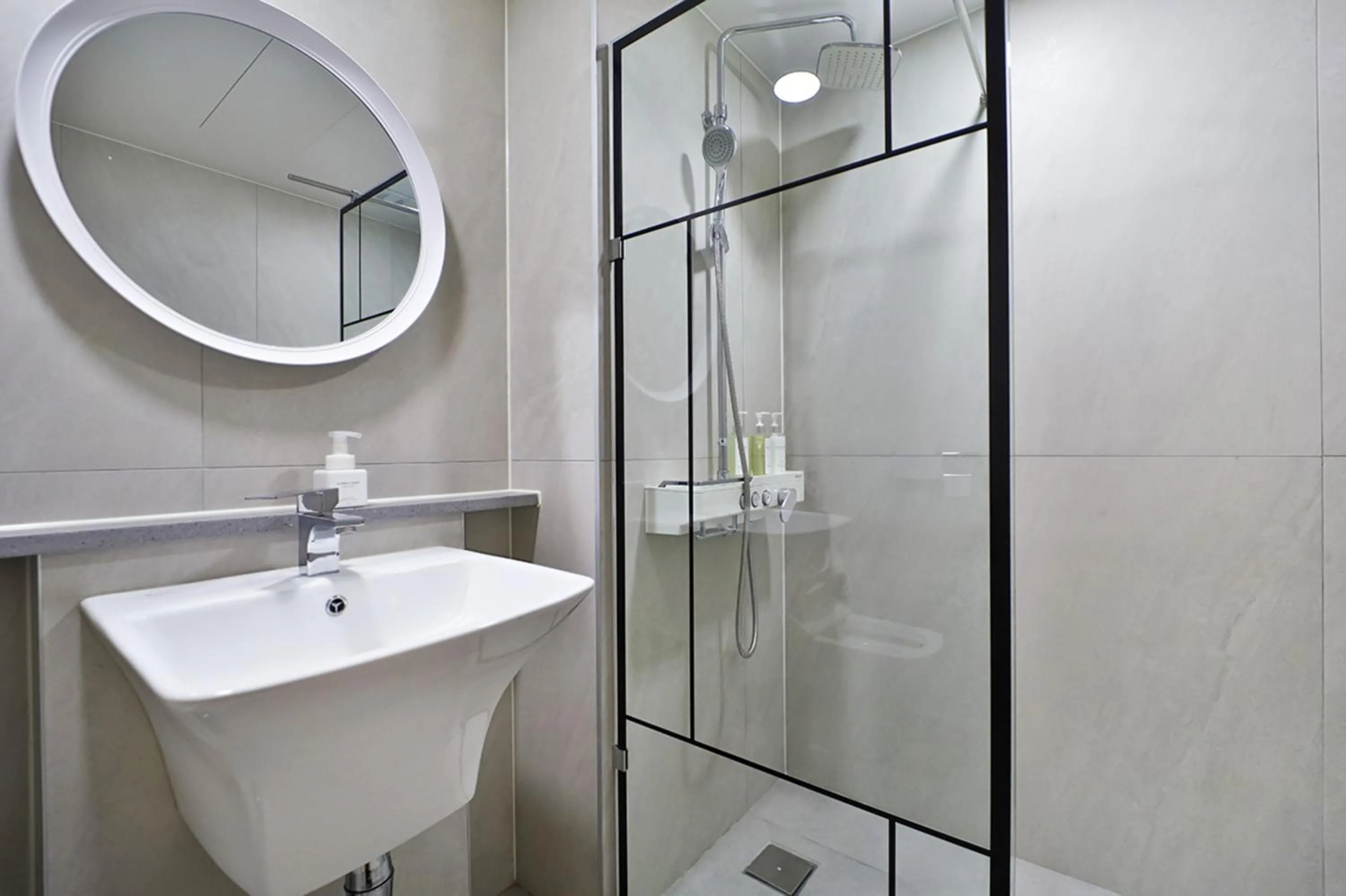 Shower in Gimhae City Hotel