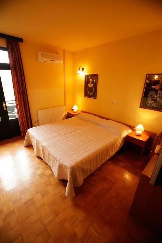 Bed in Tribunia Beach Hotel