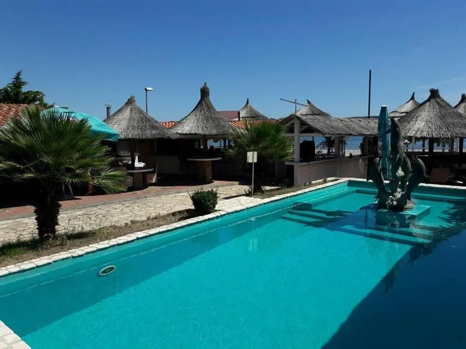Tribunia Beach Hotel