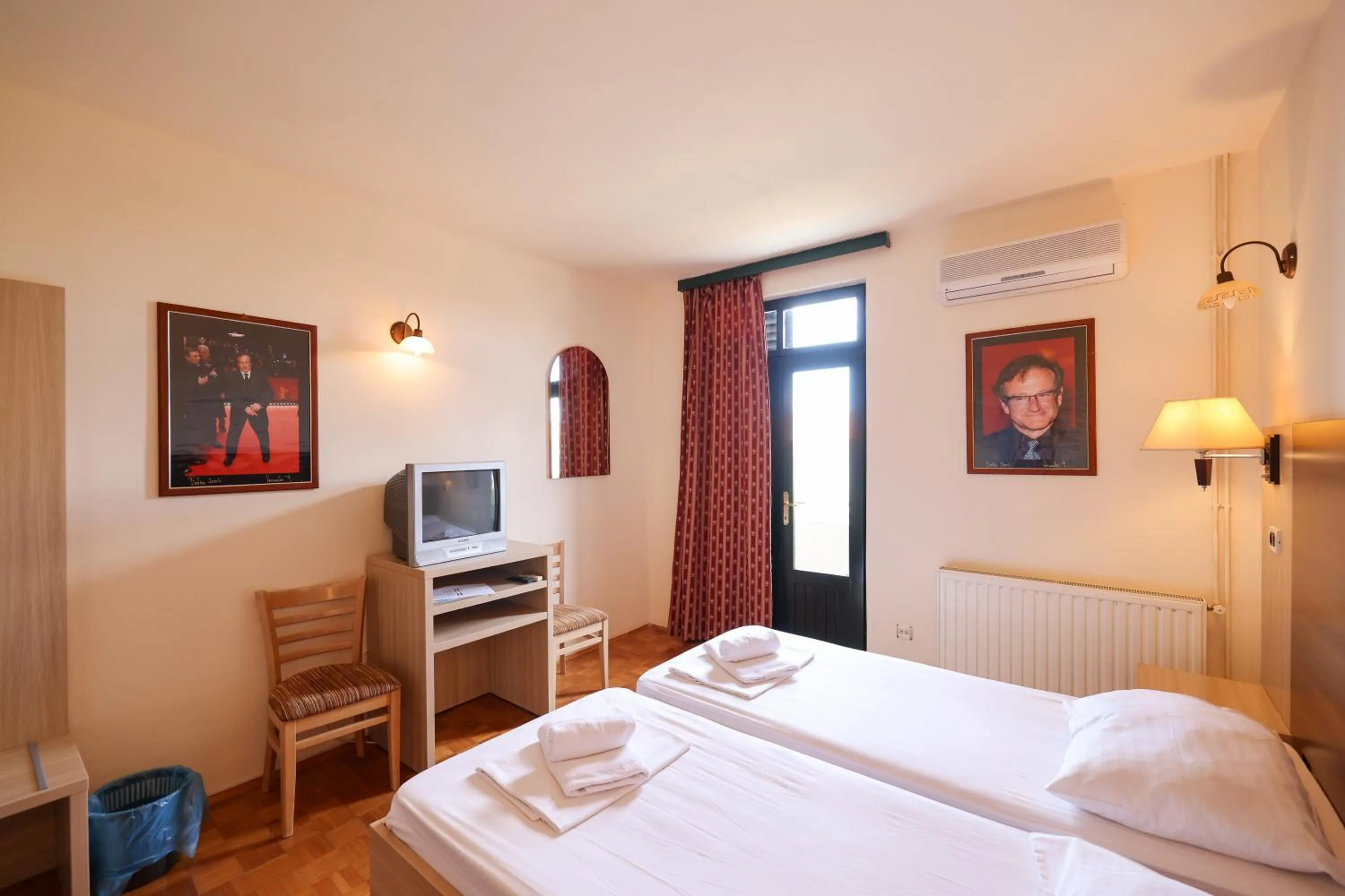Bed in Tribunia Beach Hotel
