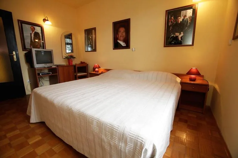 Bed in Tribunia Beach Hotel