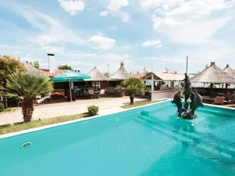 Tribunia Beach Hotel