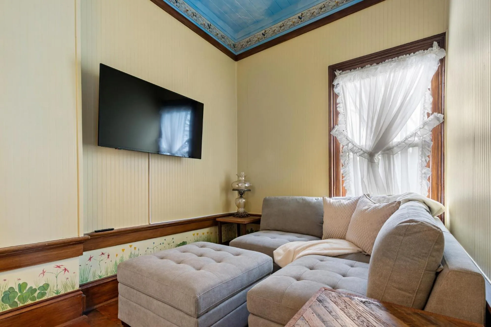 Family Room with Balcony in The Orth House Inn by Remotion