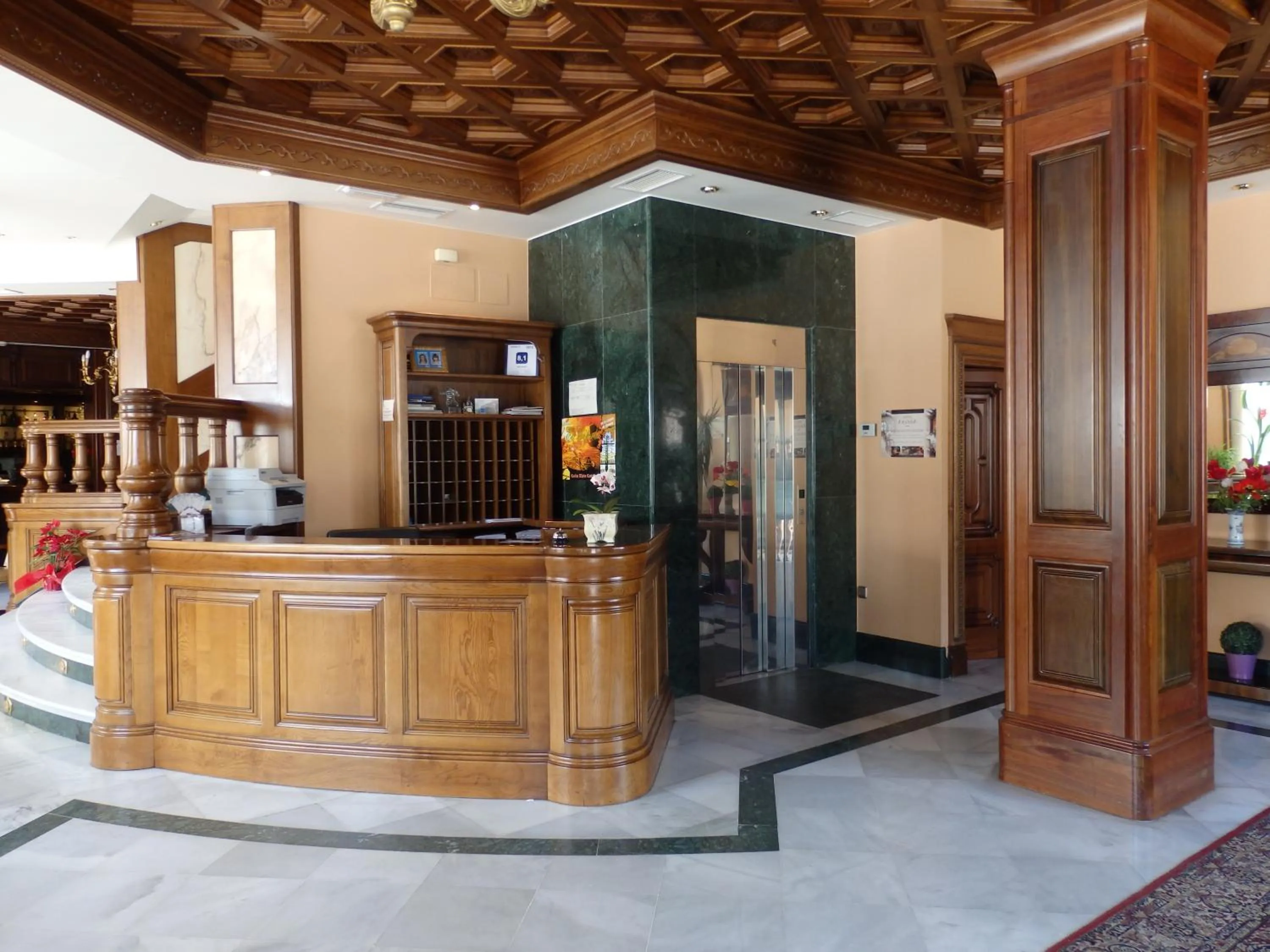 Lobby or reception in Hotel Aranda