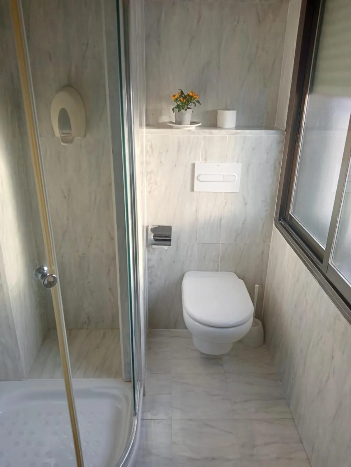 Bathroom in Hotel Aranda